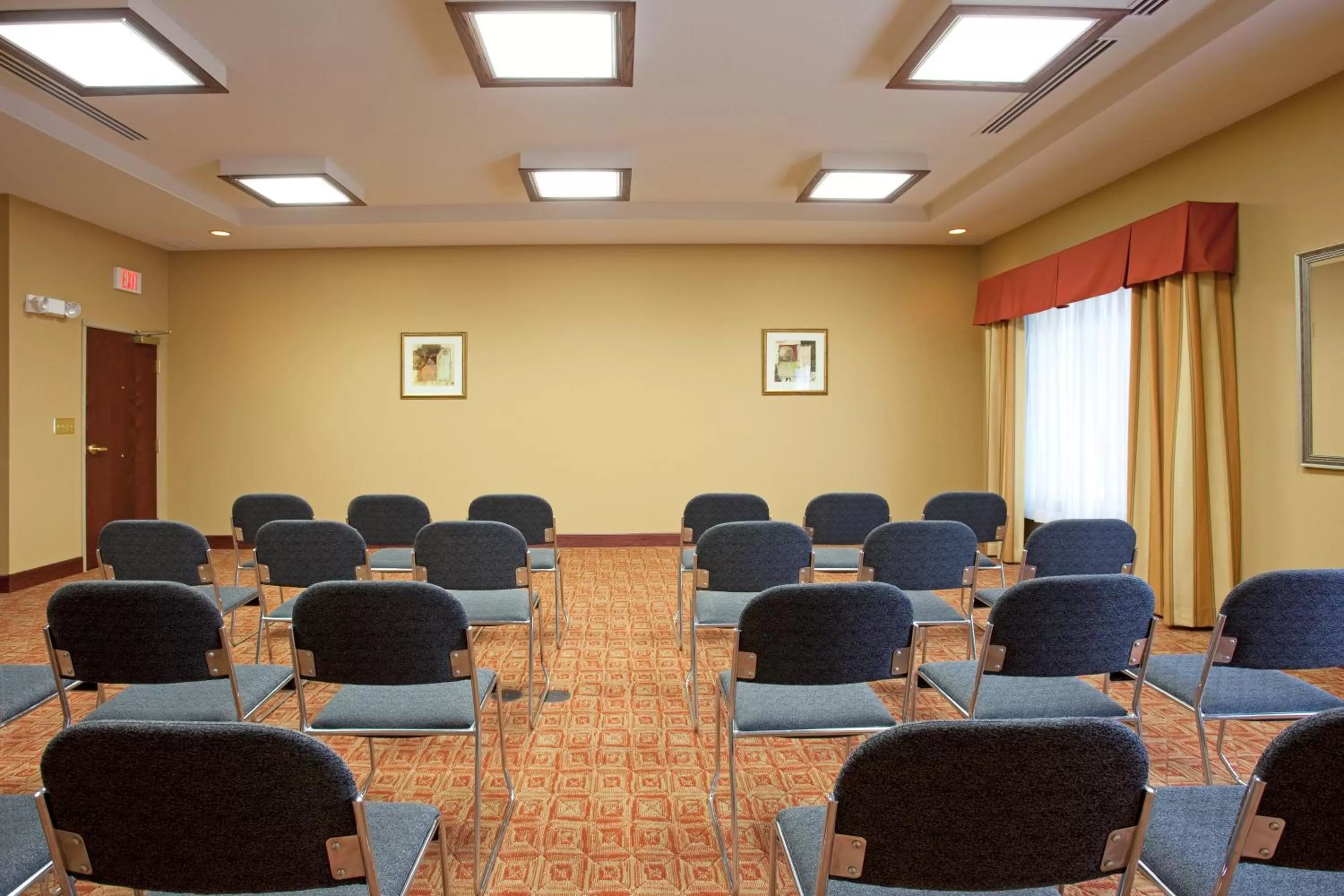 Meeting/conference room in Holiday Inn Express Hotel & Suites Amarillo South by IHG