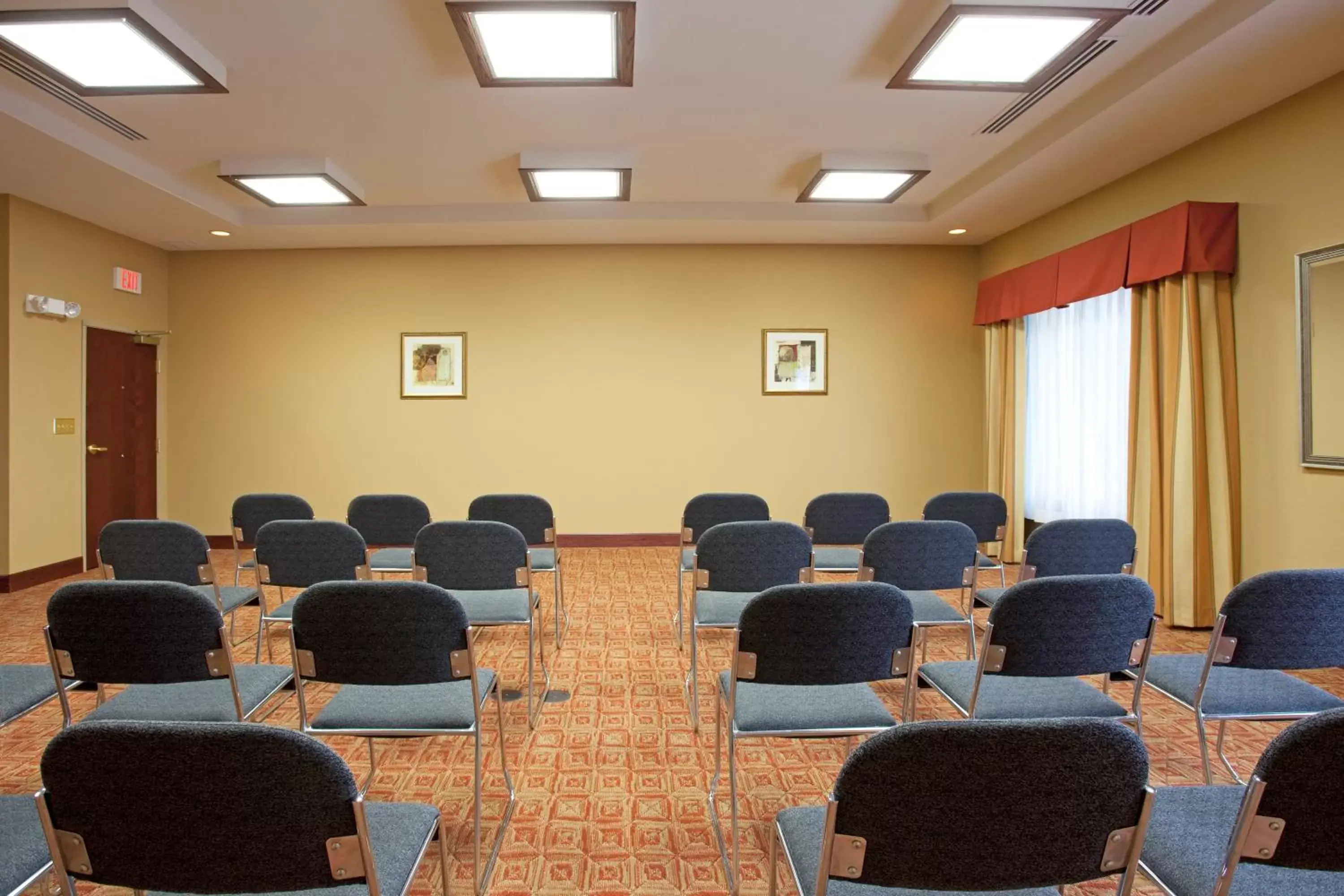 Meeting/conference room in Holiday Inn Express Hotel & Suites Amarillo South, an IHG Hotel
