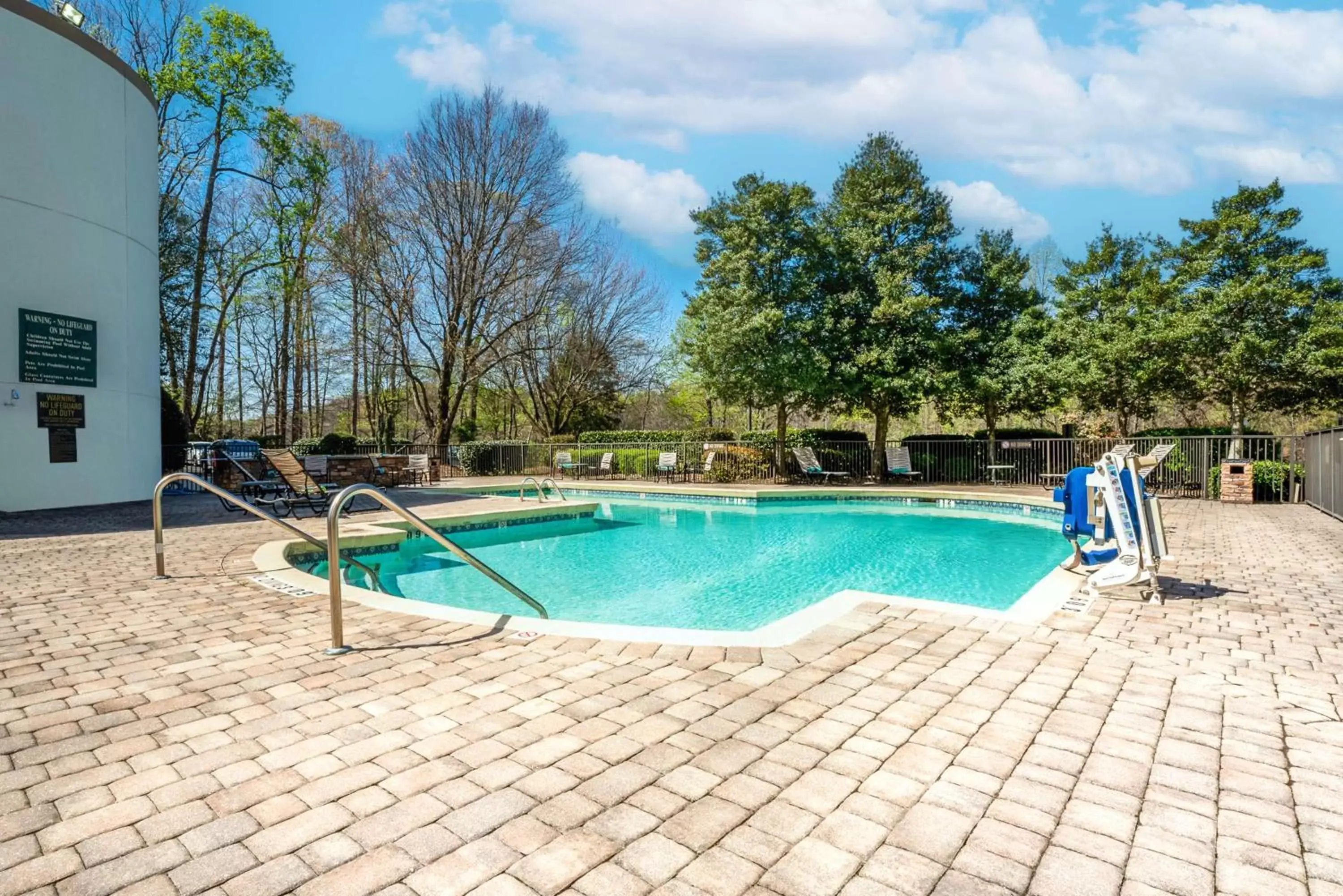 Pool view, Swimming Pool in DoubleTree by Hilton South Charlotte Tyvola