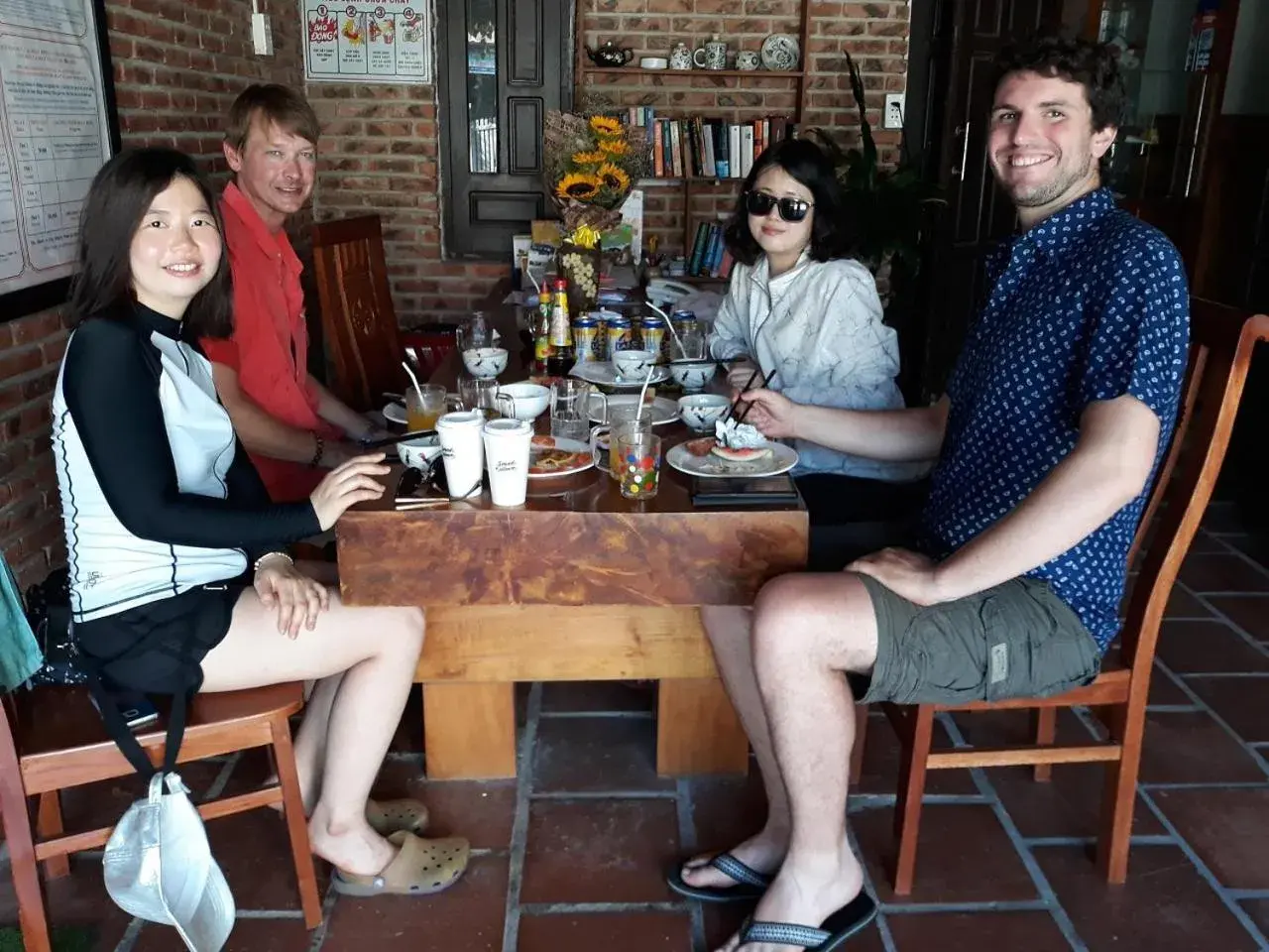 Restaurant/places to eat in Seaside An Bang Homestay Restaurant/places to eat in Seaside An Bang Homestay