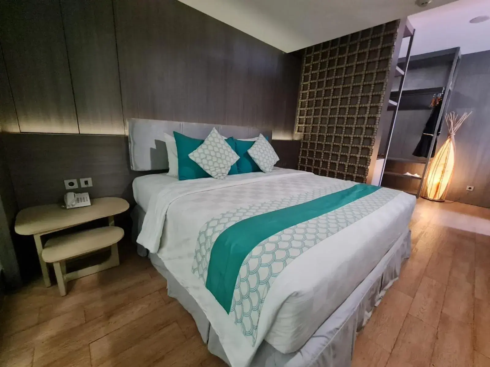 Bedroom, Bed in Bedrock Hotel Kuta Bali