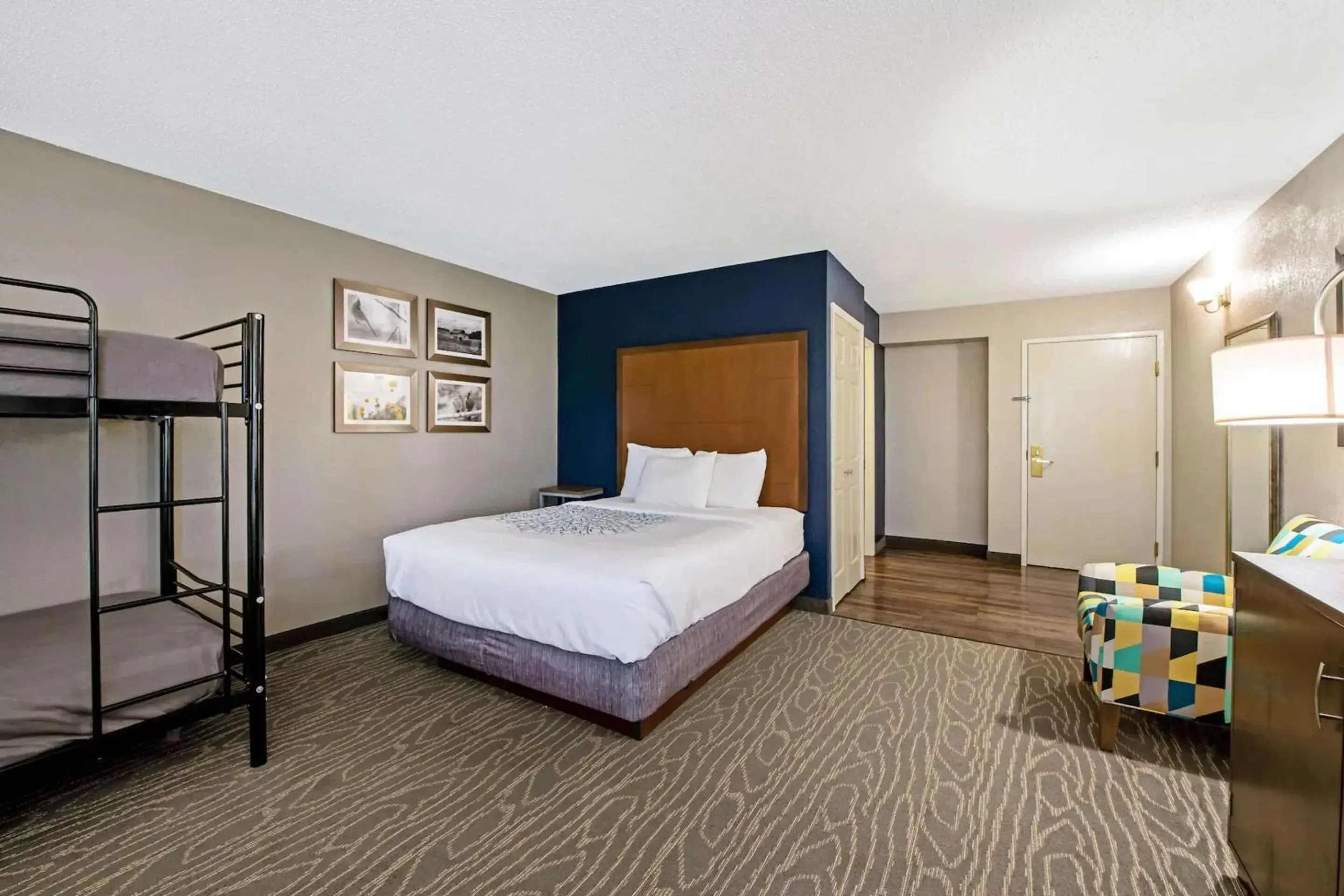 Bedroom in Comfort Inn & Suites Tipp City - I-75