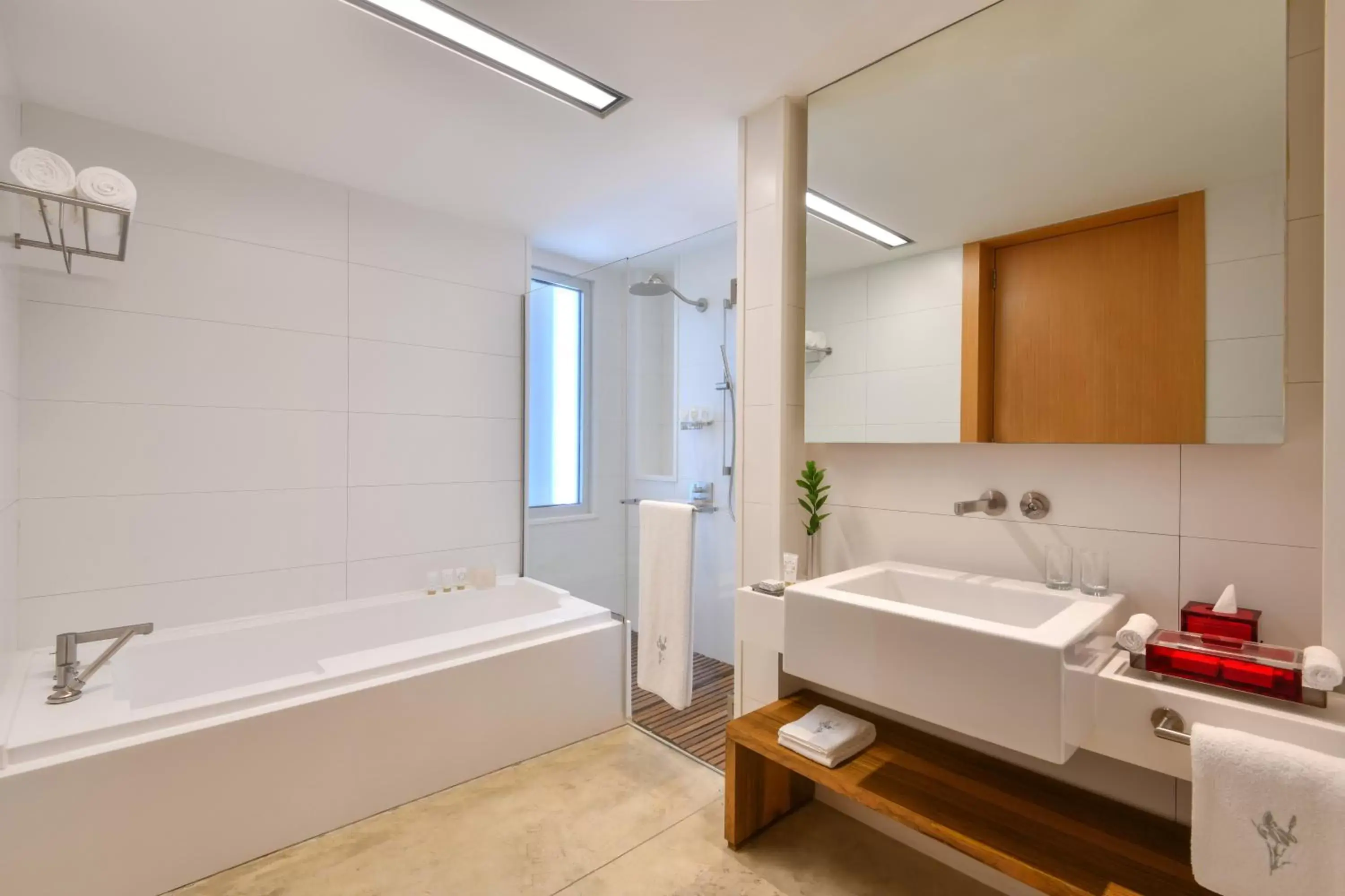 Shower, Bathroom in Kempinski Hotel Aqaba
