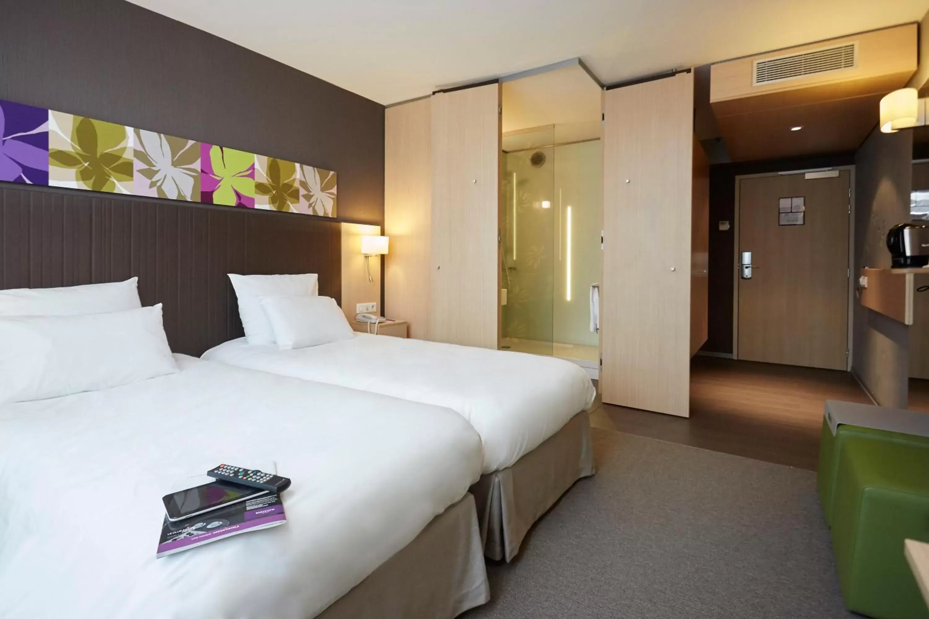 Bedroom, Bed in Mercure Valenciennes Centre