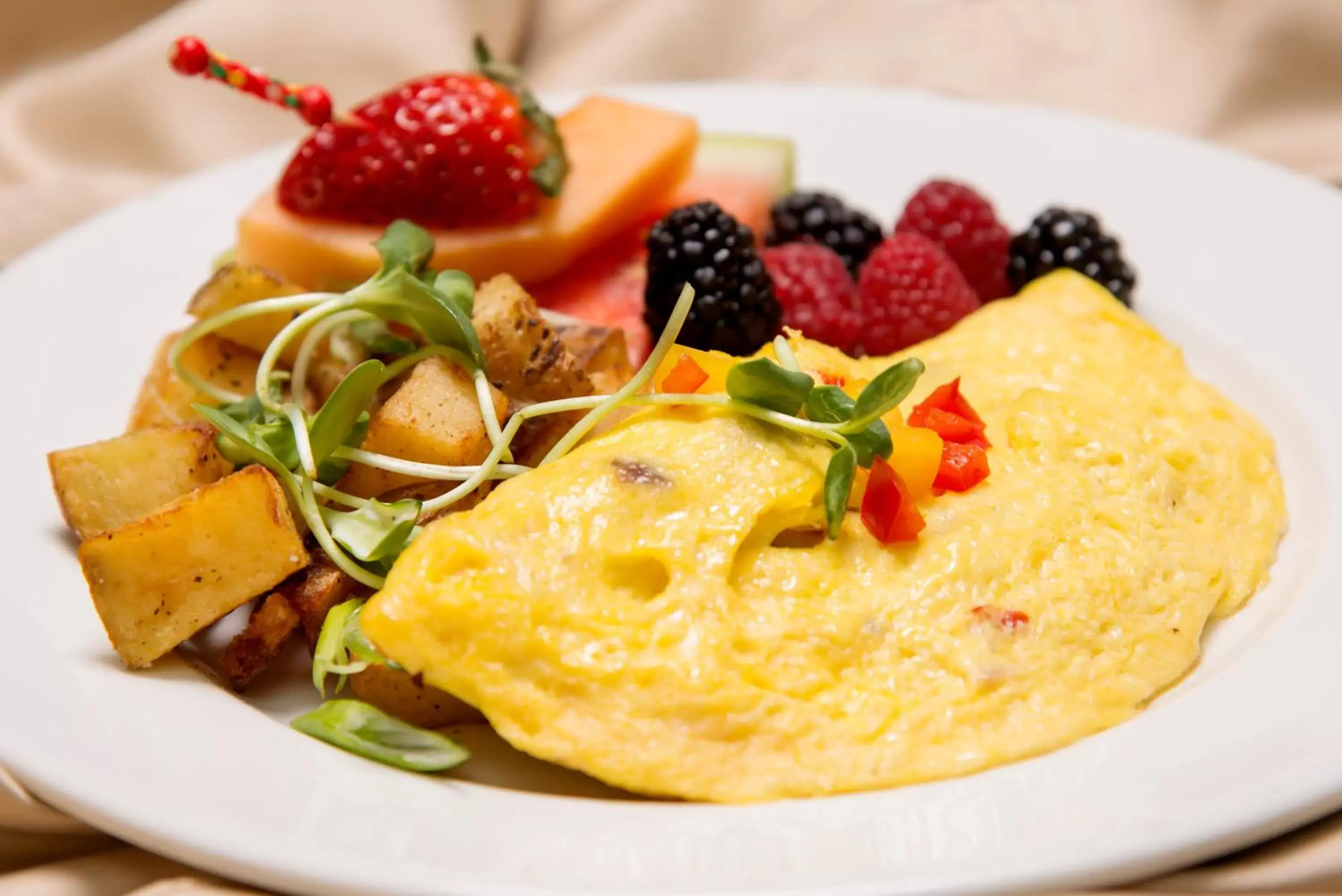 American breakfast, Food in Hotel & Suites Le Dauphin Drummondville
