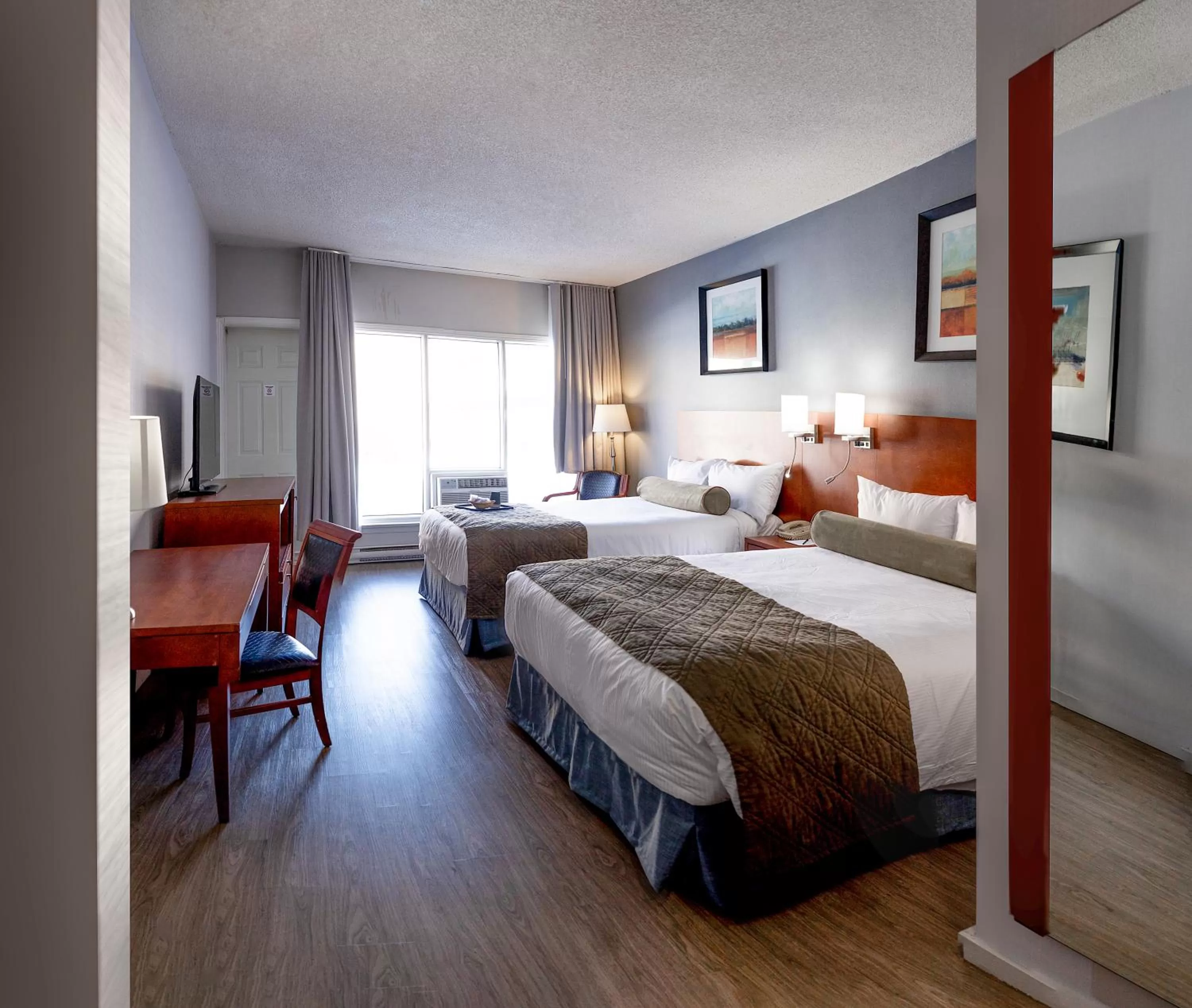 Bed in Auberge Royal Versailles