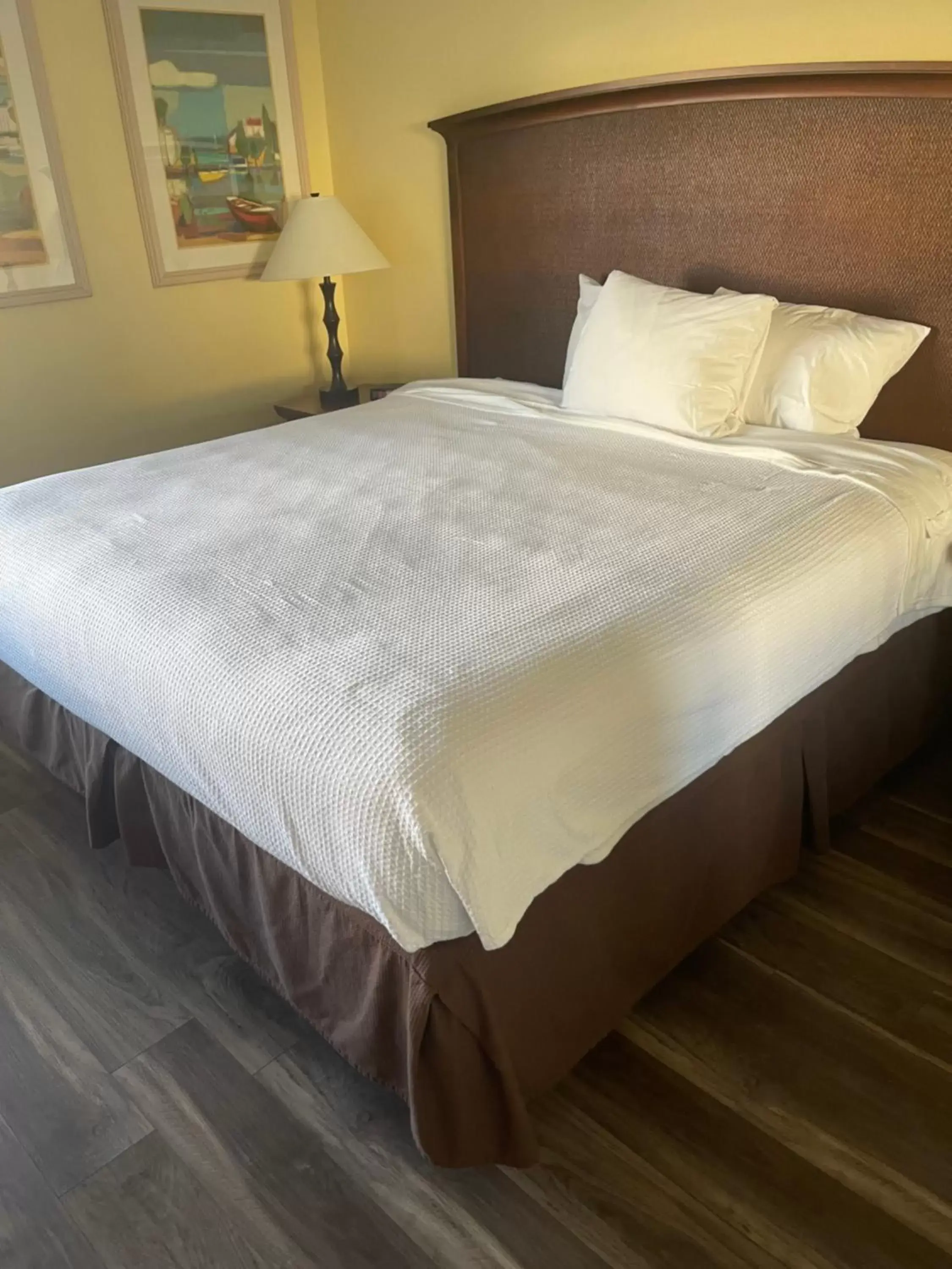 Bed in Club Destin Condos Bed in Club Destin Condos