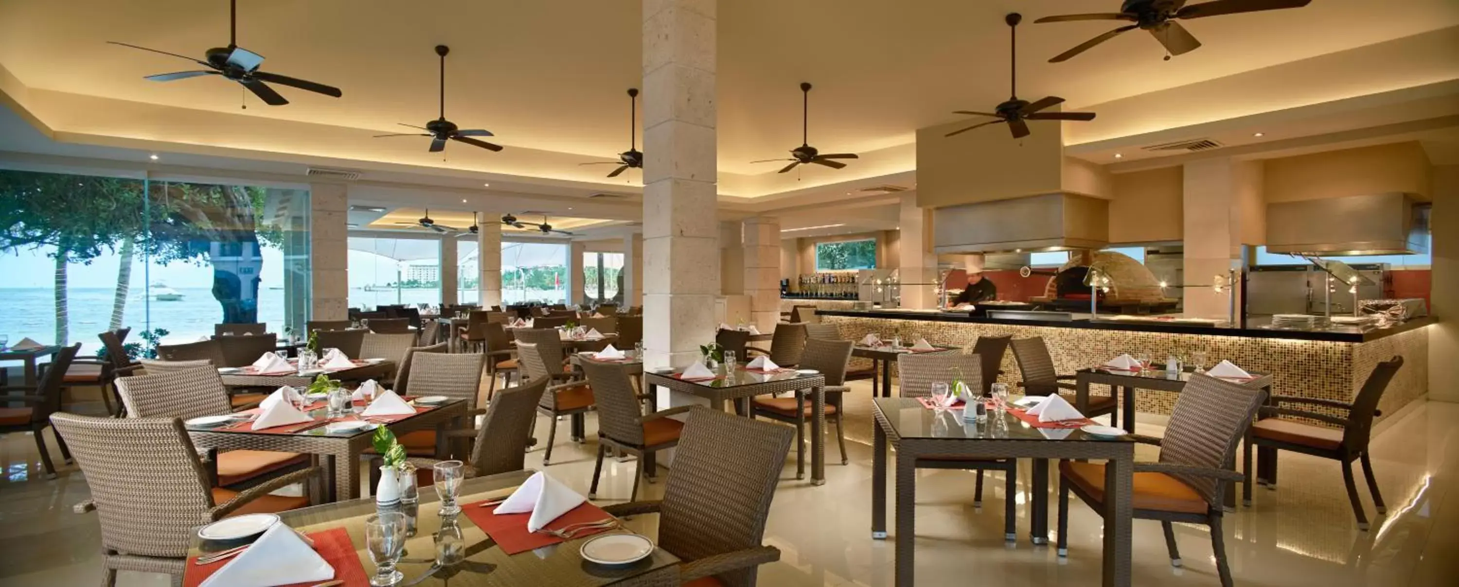 Restaurant/Places to Eat in Occidental Costa Cancún - All Inclusive