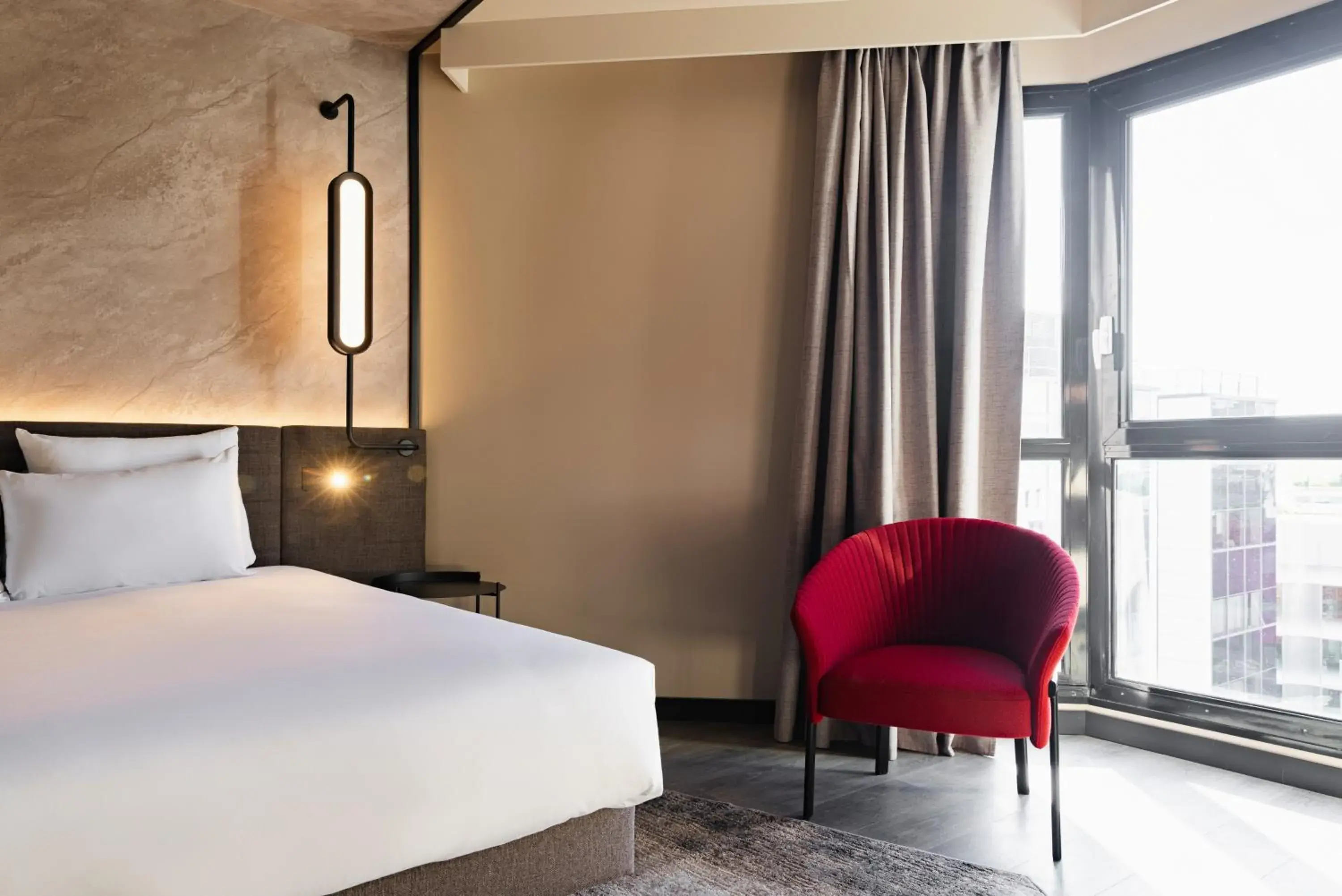 Bedroom, Bed in Novotel Paris Suresnes Longchamp