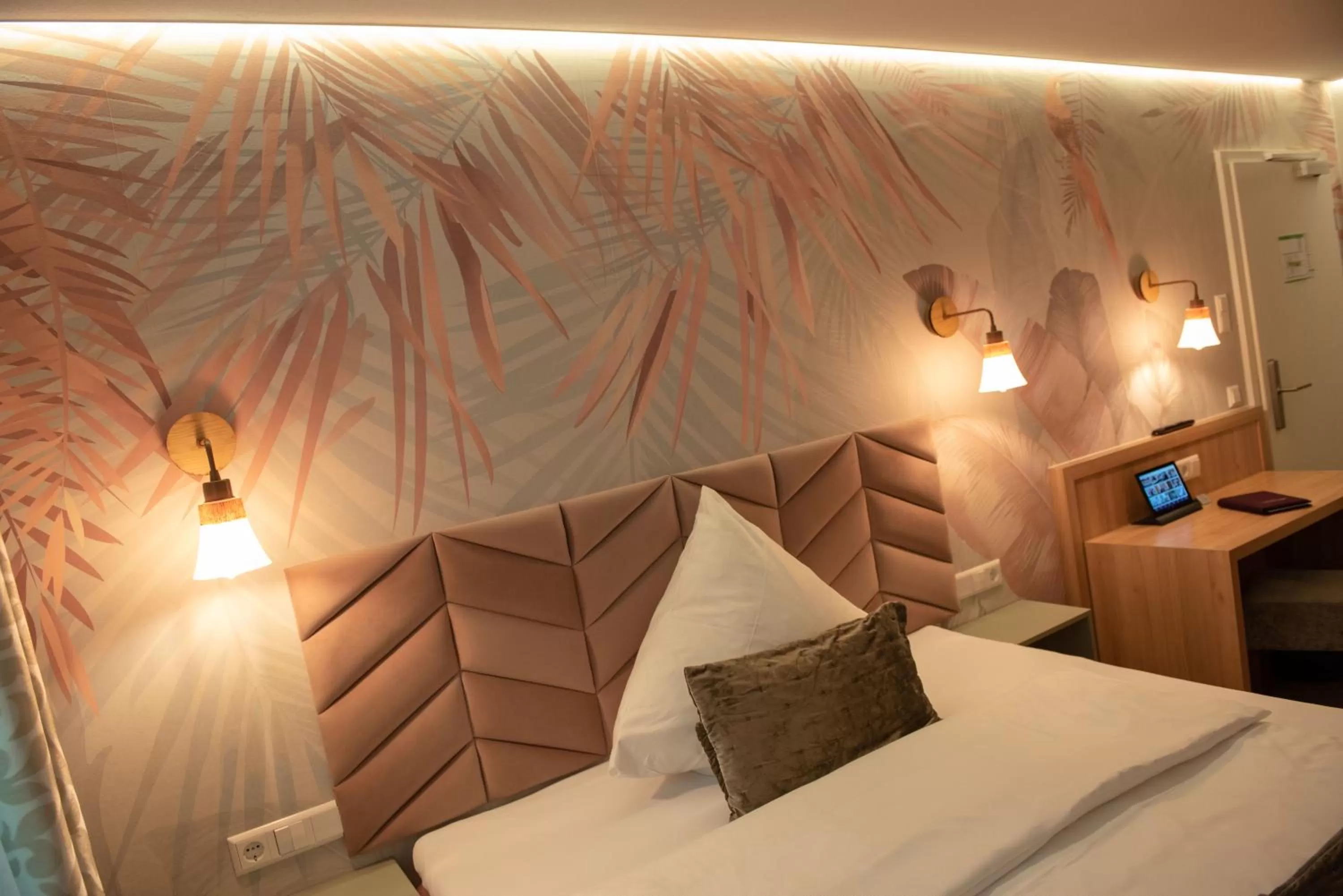 Photo of the whole room, Bed in Boutique - Hotel Zum Schloss