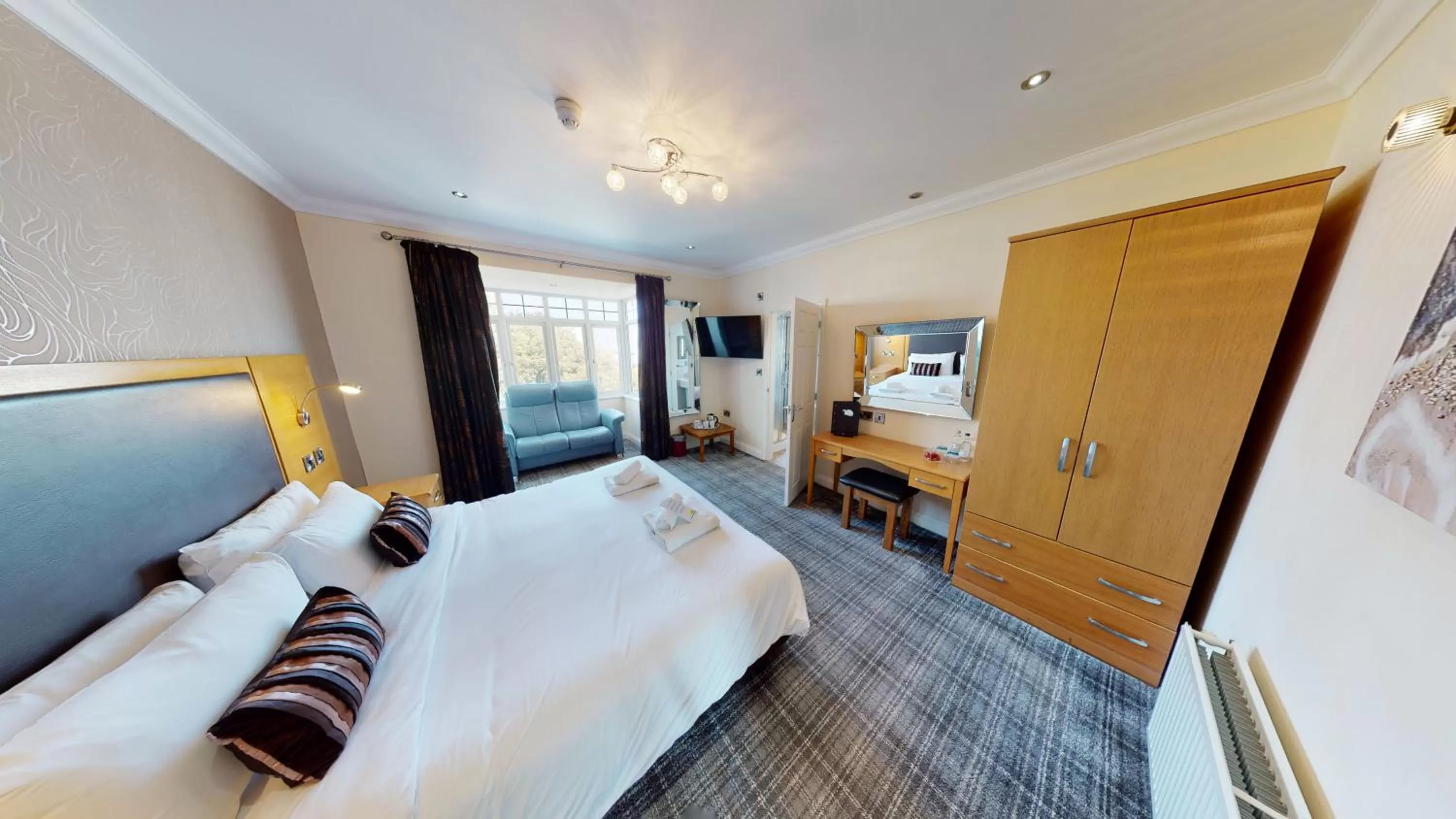 Bedroom, Bed in Marine Lodge