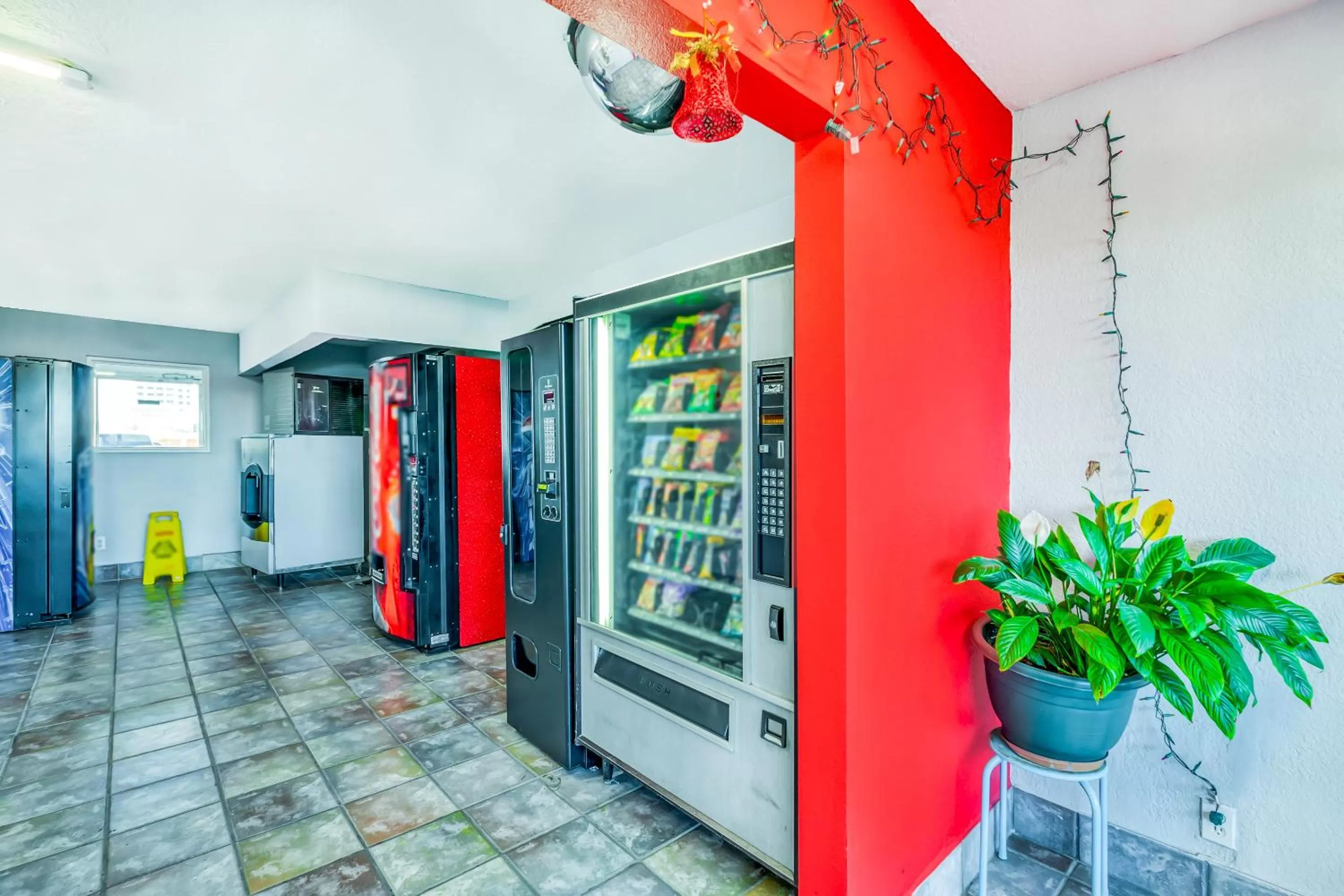 vending machine in OYO Hotel Houston Southwest I-69