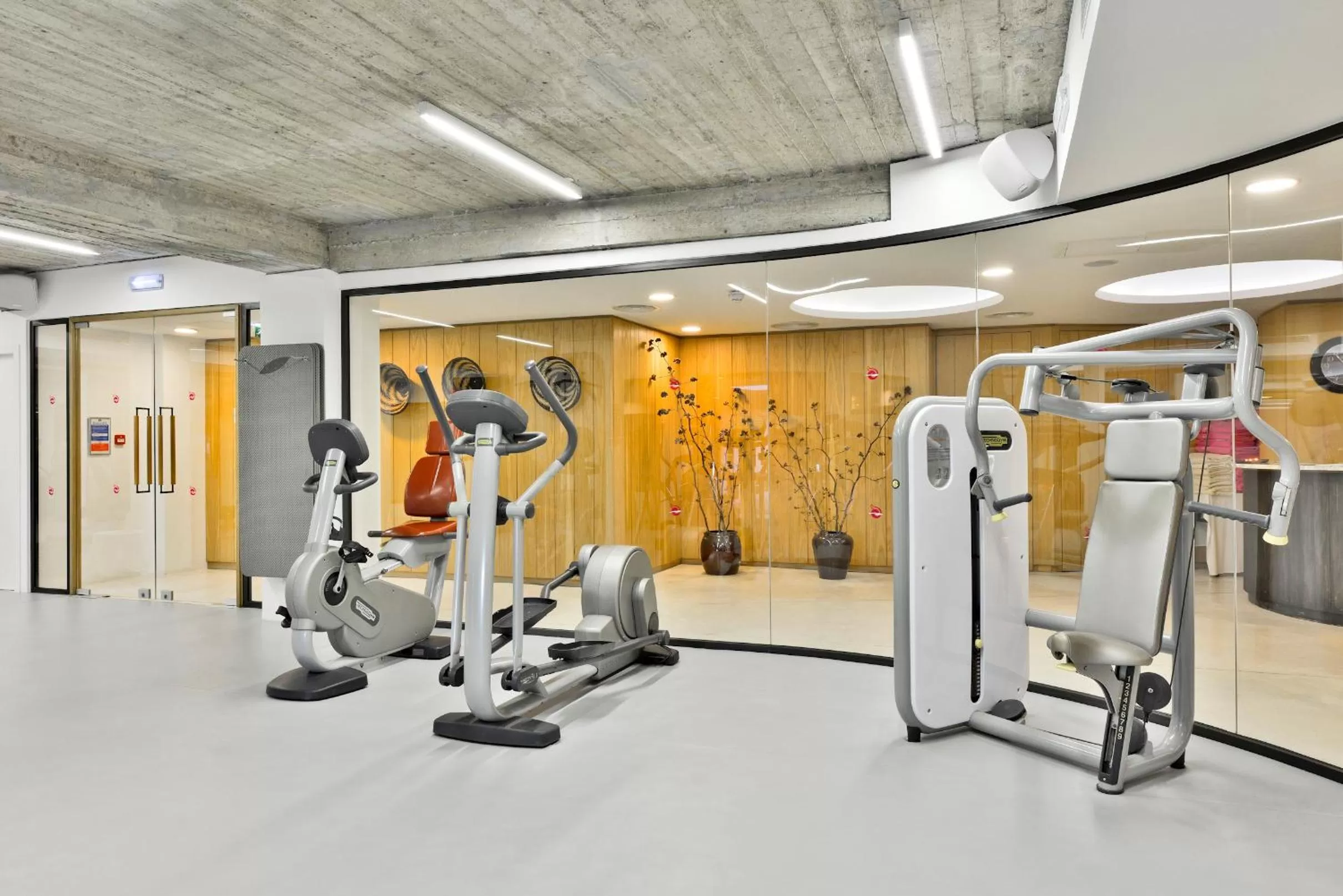 Spa and wellness centre/facilities in Napa Mermaid Hotel & Suites