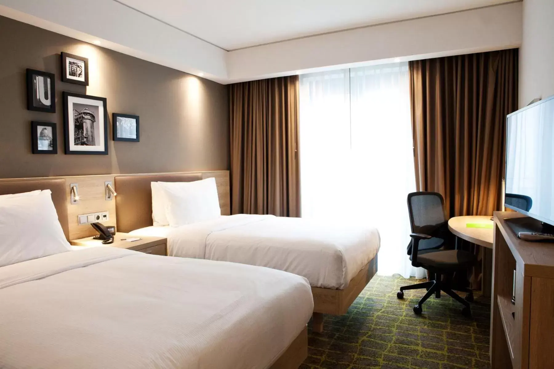 Bed in Hampton By Hilton Dortmund Phoenix See