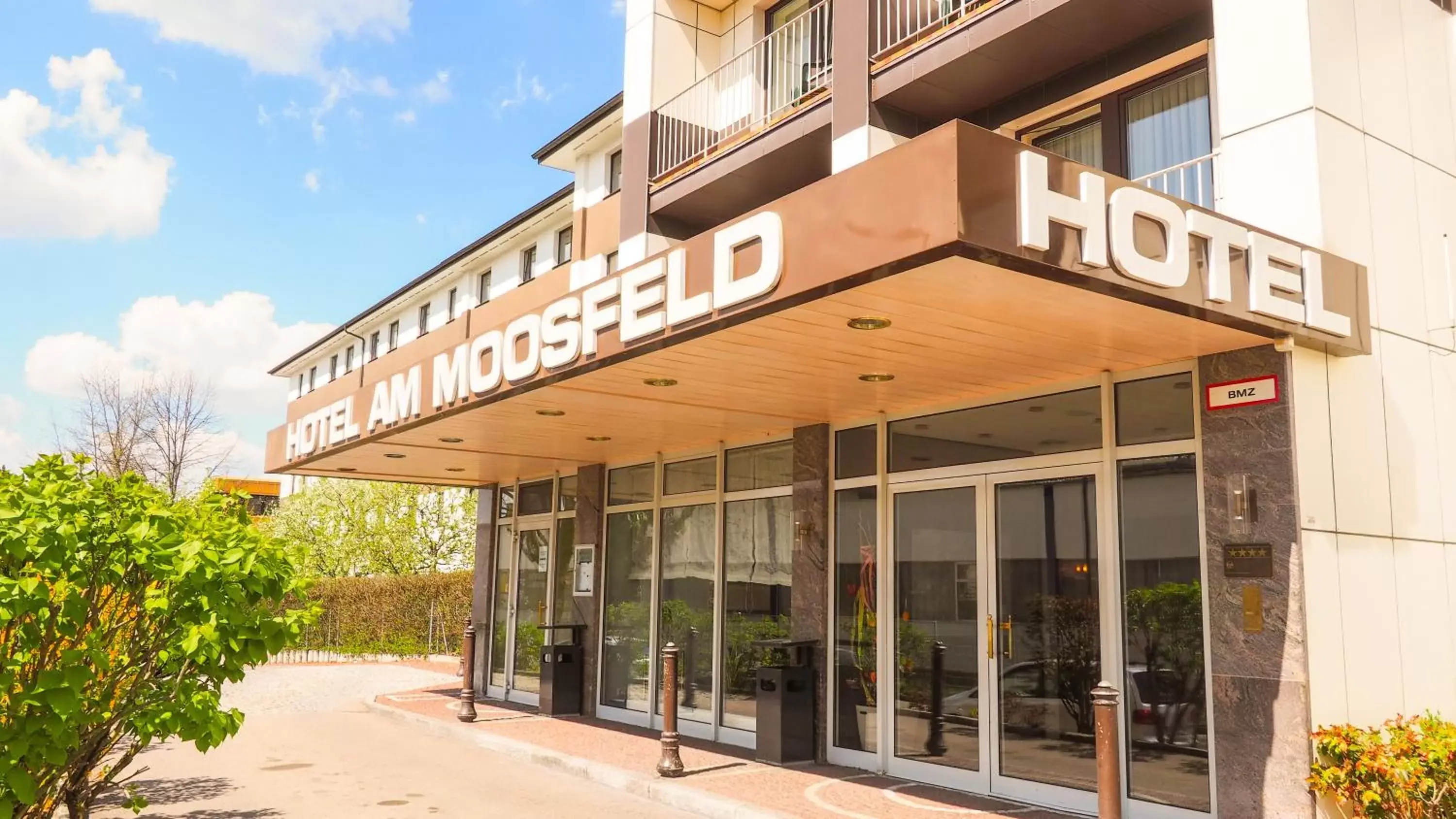 Facade/entrance in Hotel Am Moosfeld