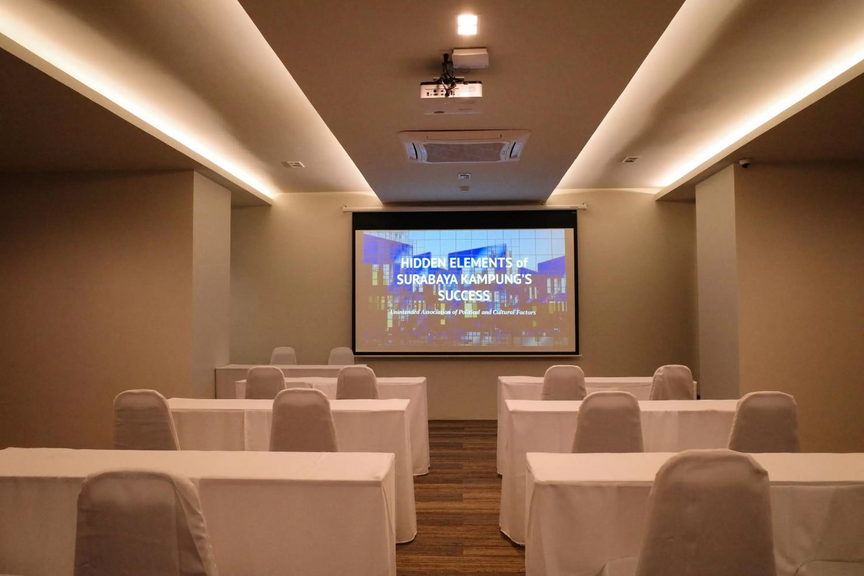 Meeting/conference room in The Rise Suites Hotel, Chiang Mai - SHA Extra Plus