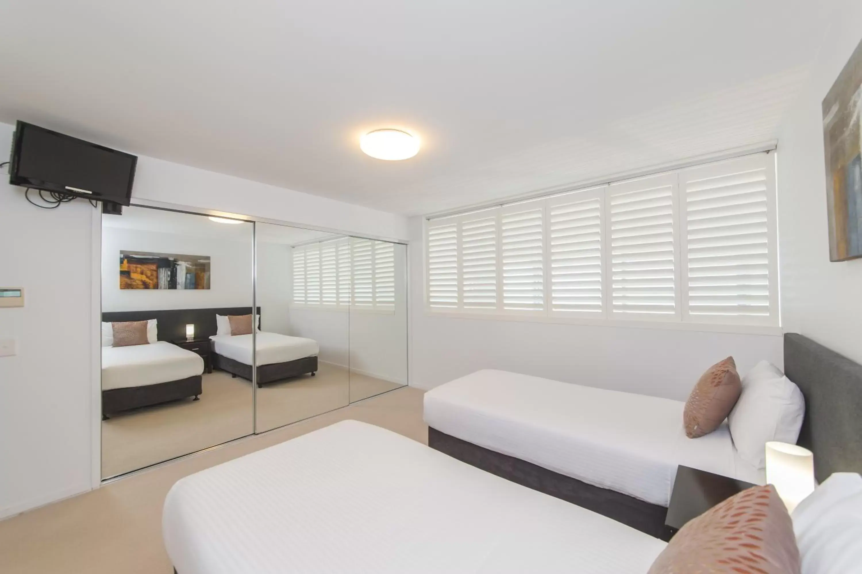 Bed in Echelon Apartments Yeppoon