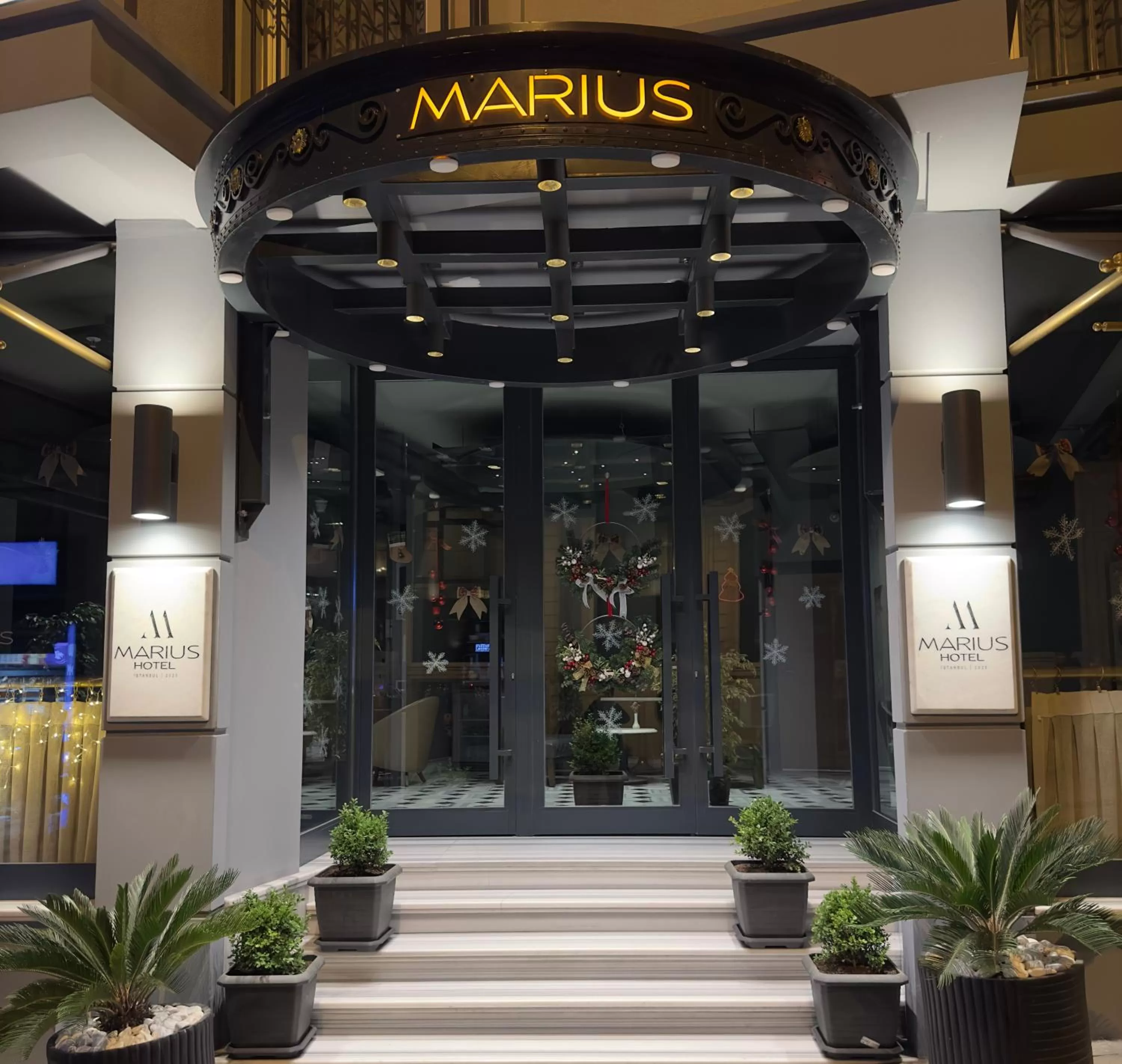 Facade/entrance in Marius Hotel