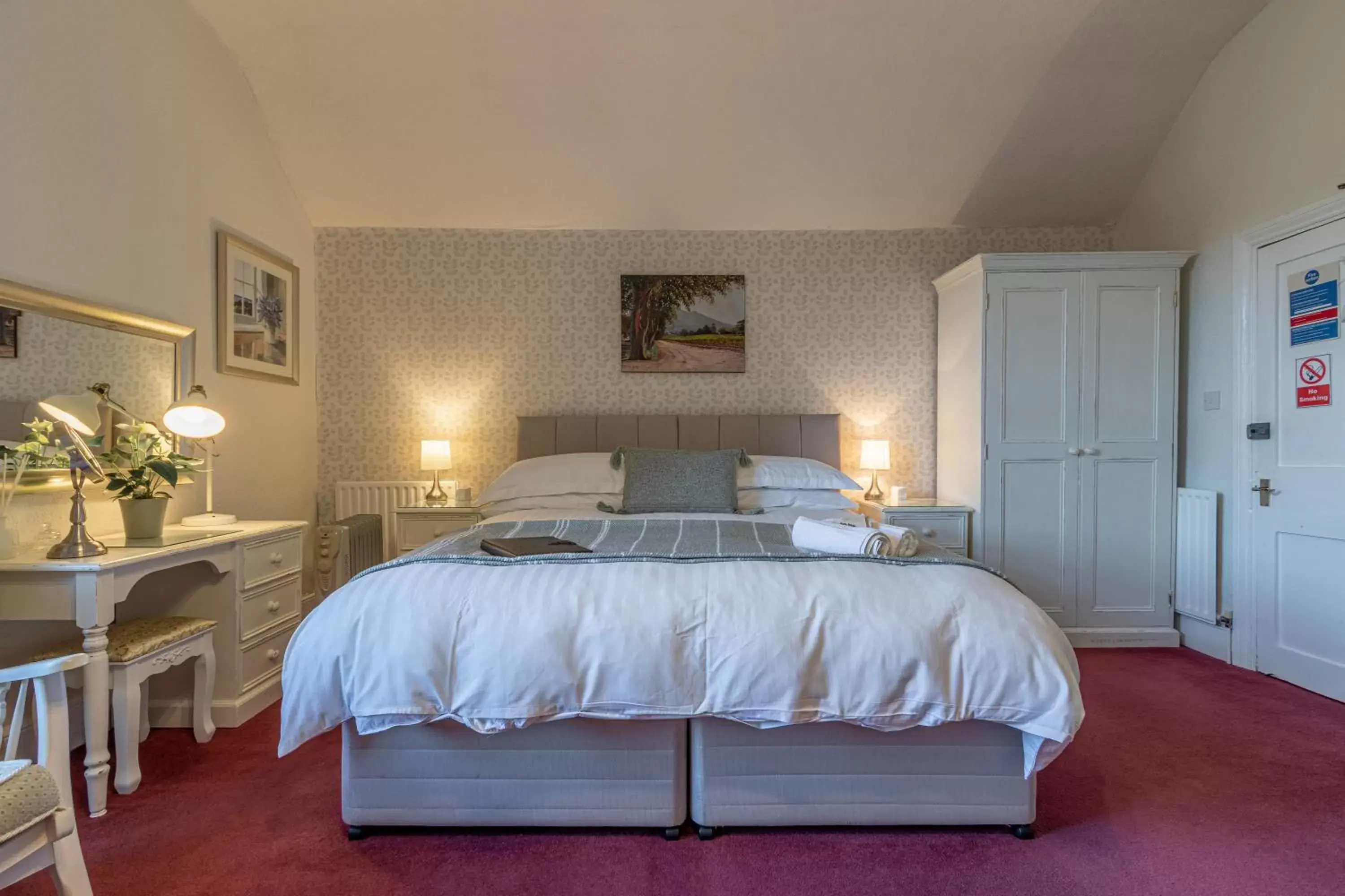 Family Room with Garden View in Glyntwrog House Family Room with Garden View in Glyntwrog House