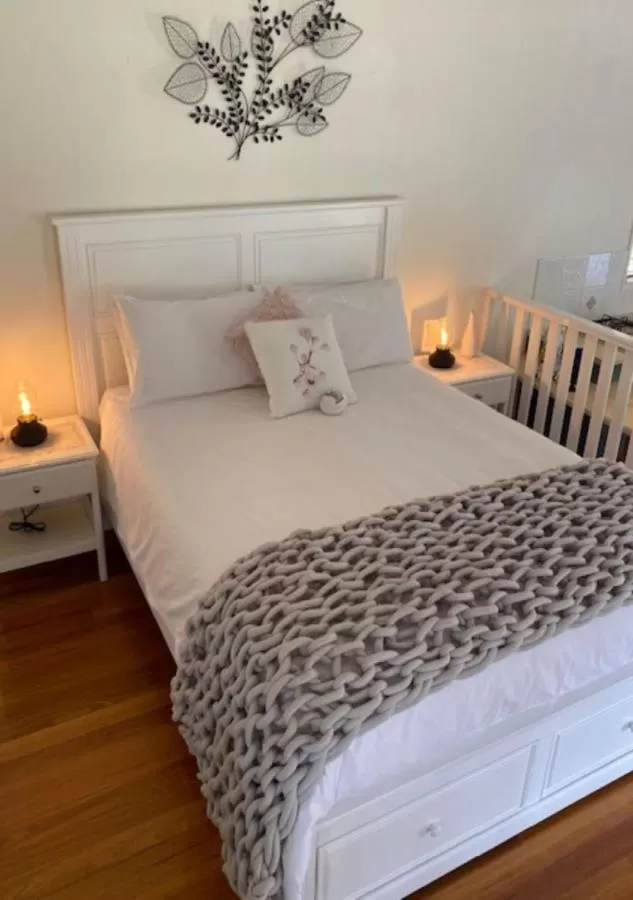 Bed in Granite Gardens Cottages & Lake Retreat