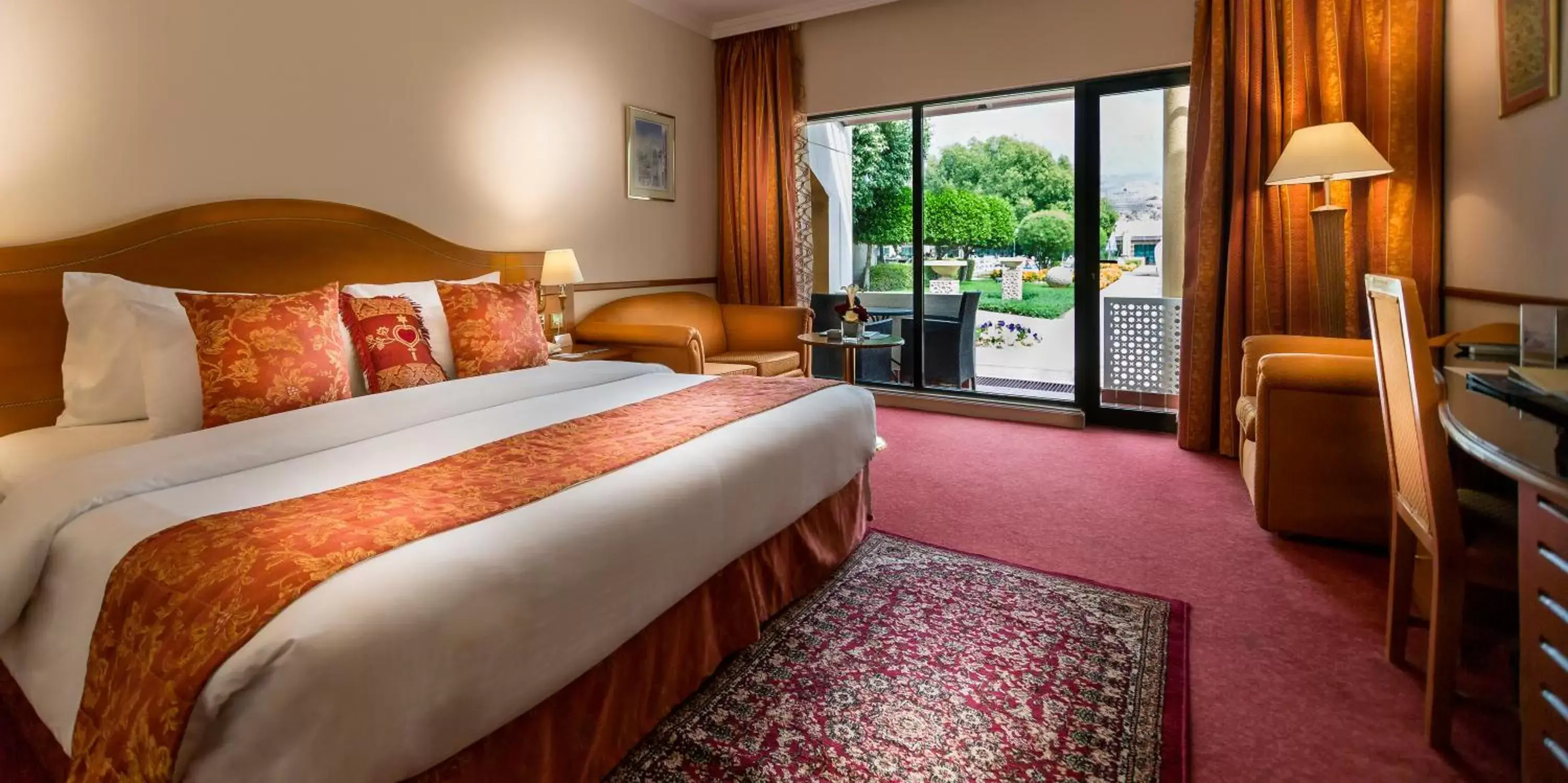 BBQ facilities, Bed in Golden Tulip Nizwa Hotel