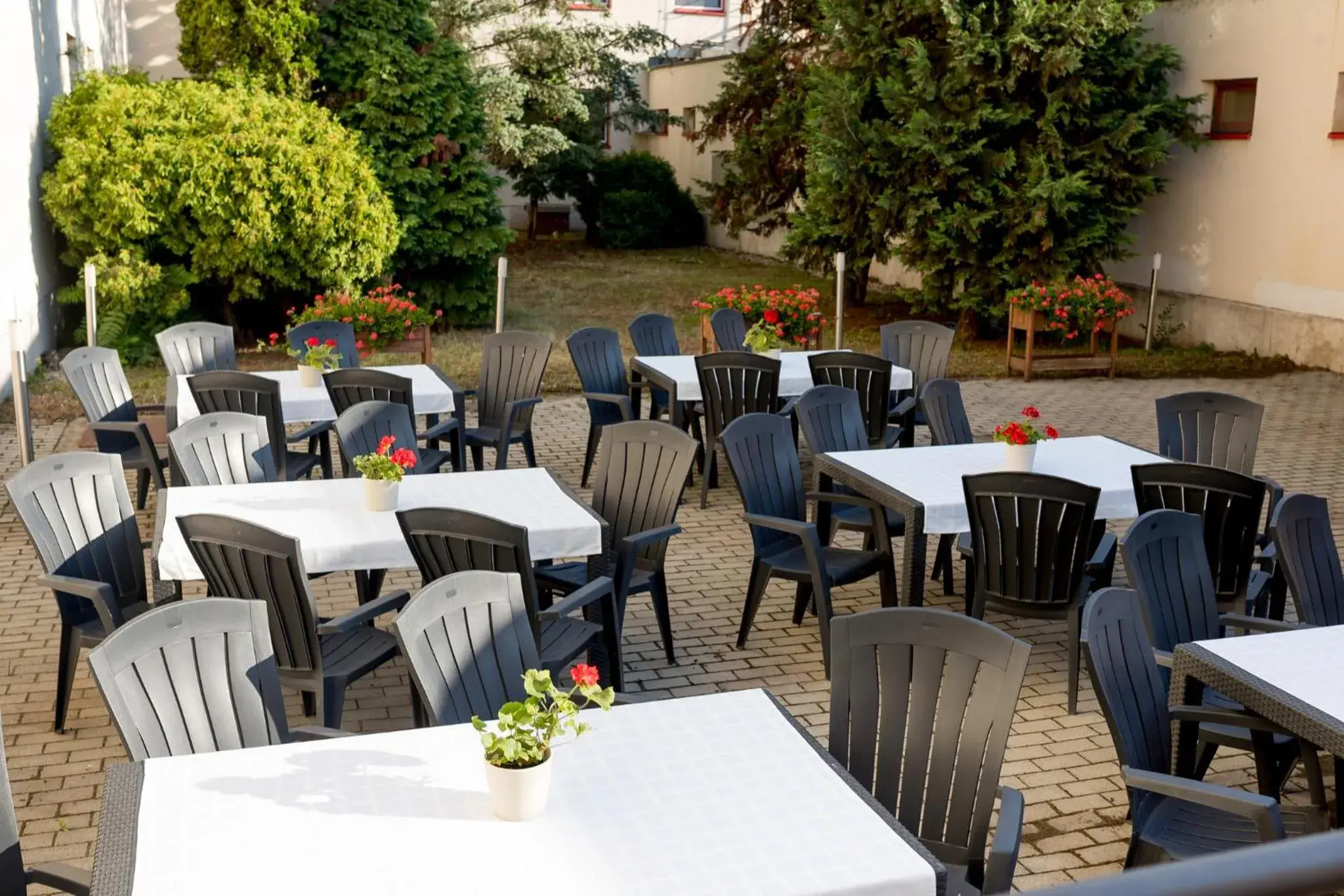 Garden, Restaurant/Places to Eat in Homoky Hotels Bestline Hotel