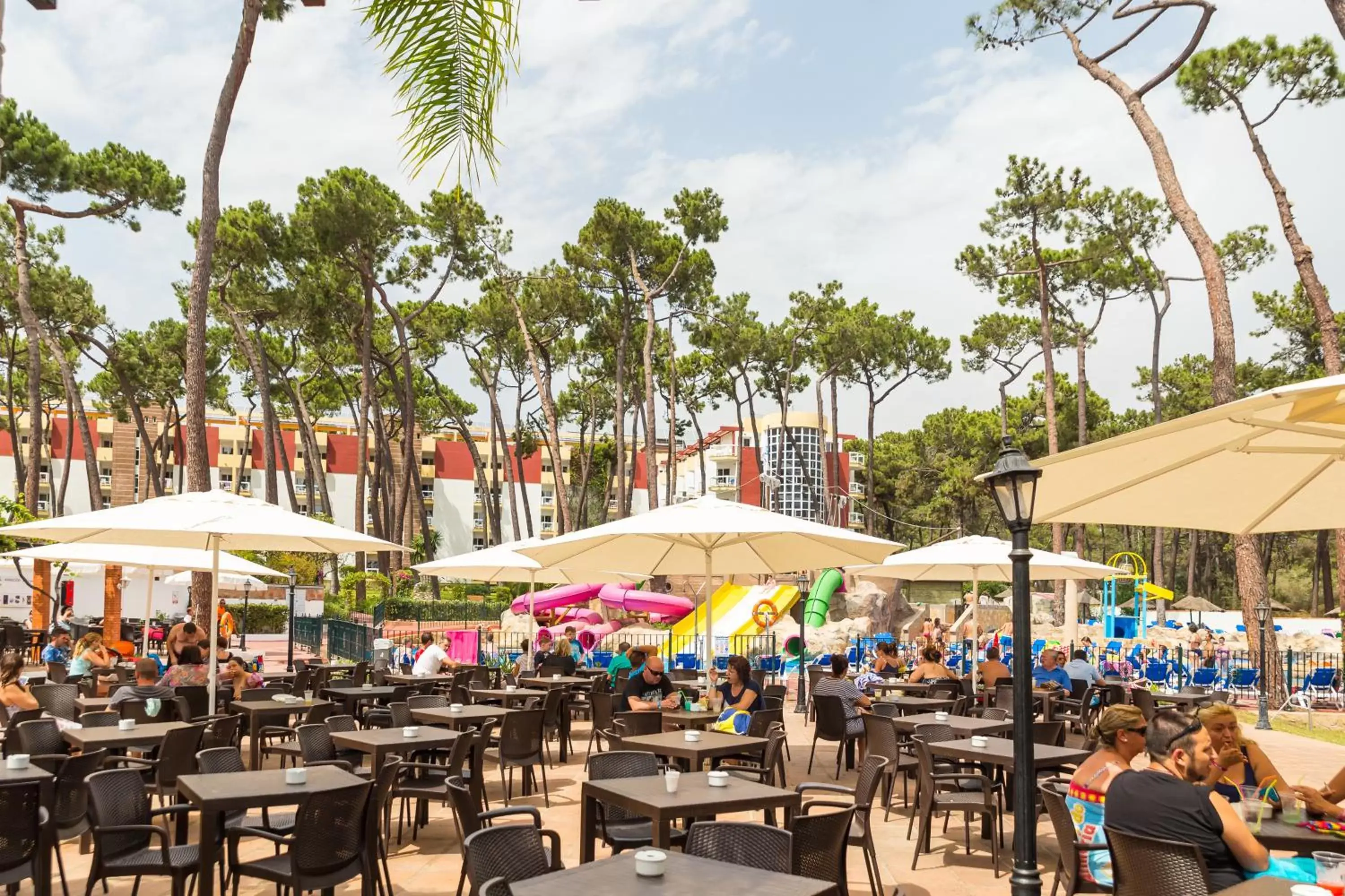 Patio, Restaurant/Places to Eat in AluaSun Marbella Park