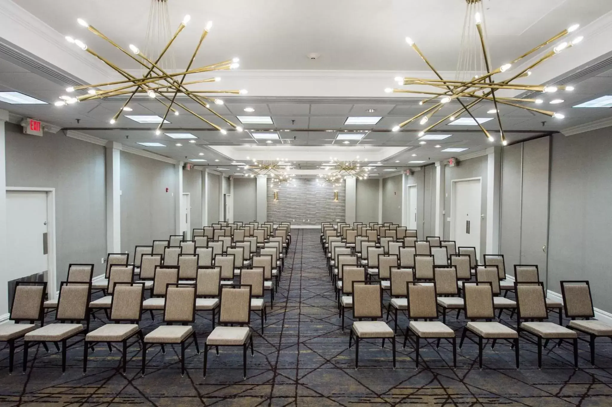 Meeting/conference room in Crowne Plaza Edison, an IHG Hotel