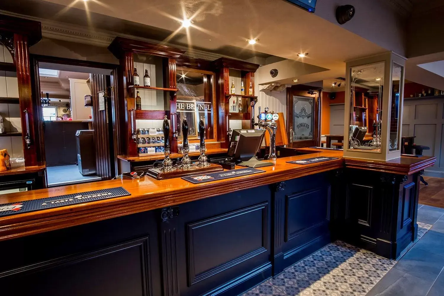 Lounge or bar in Brunel Inn