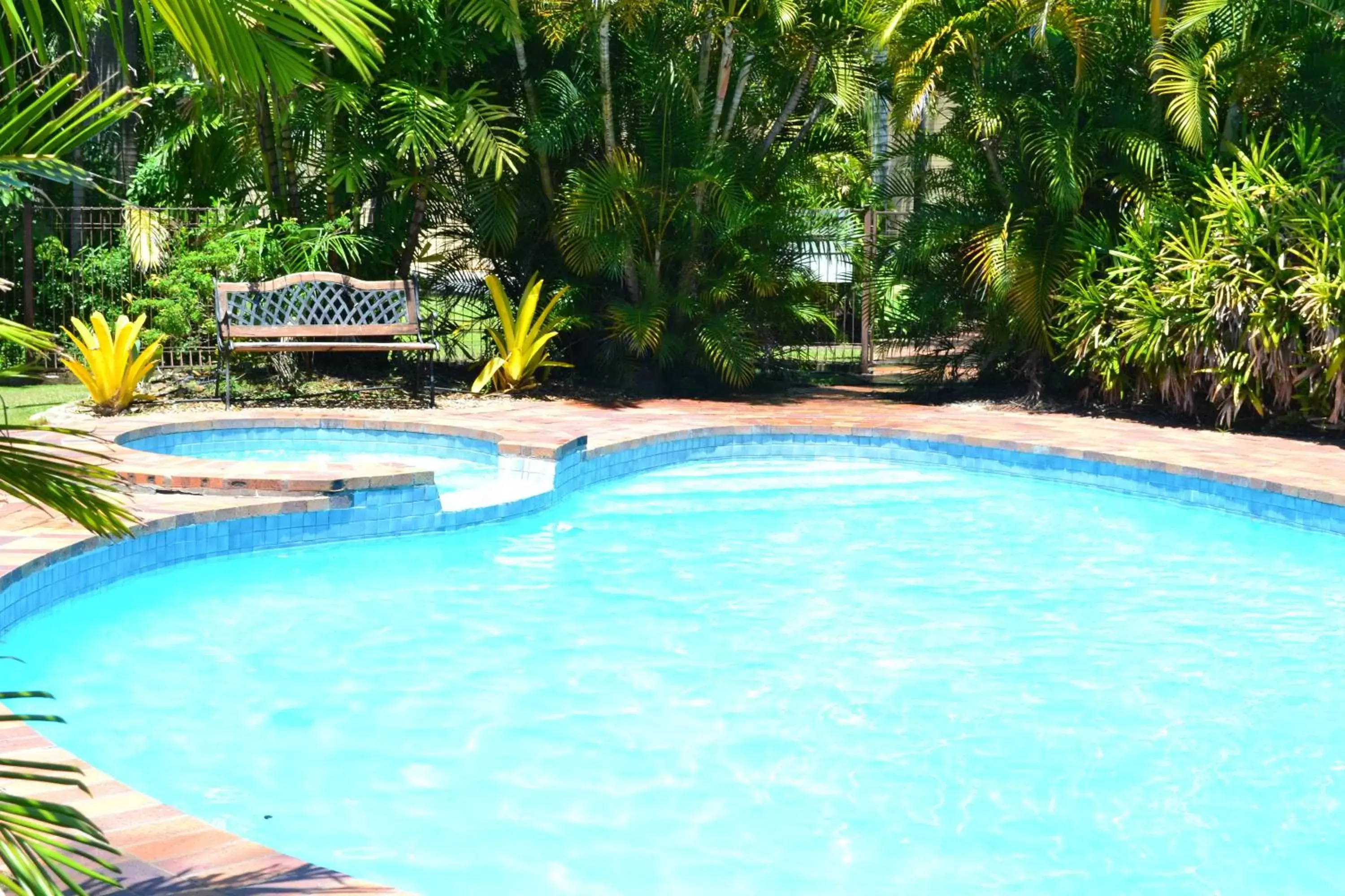 Swimming Pool in Rockhampton Riverside Central Hotel