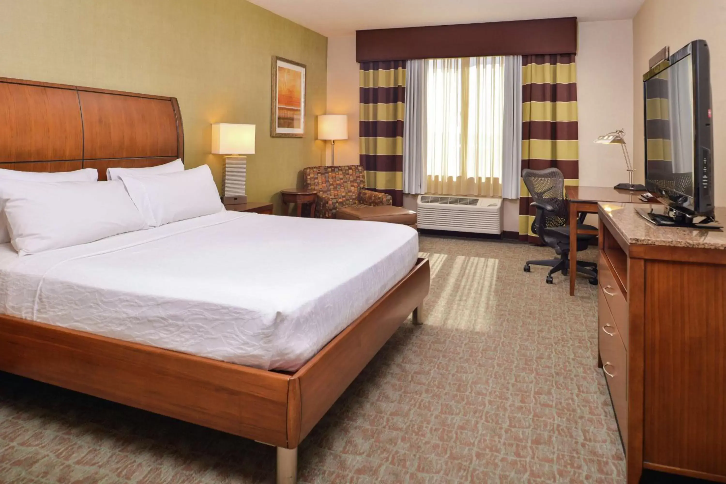Bedroom, Bed in Hilton Garden Inn Boise Spectrum