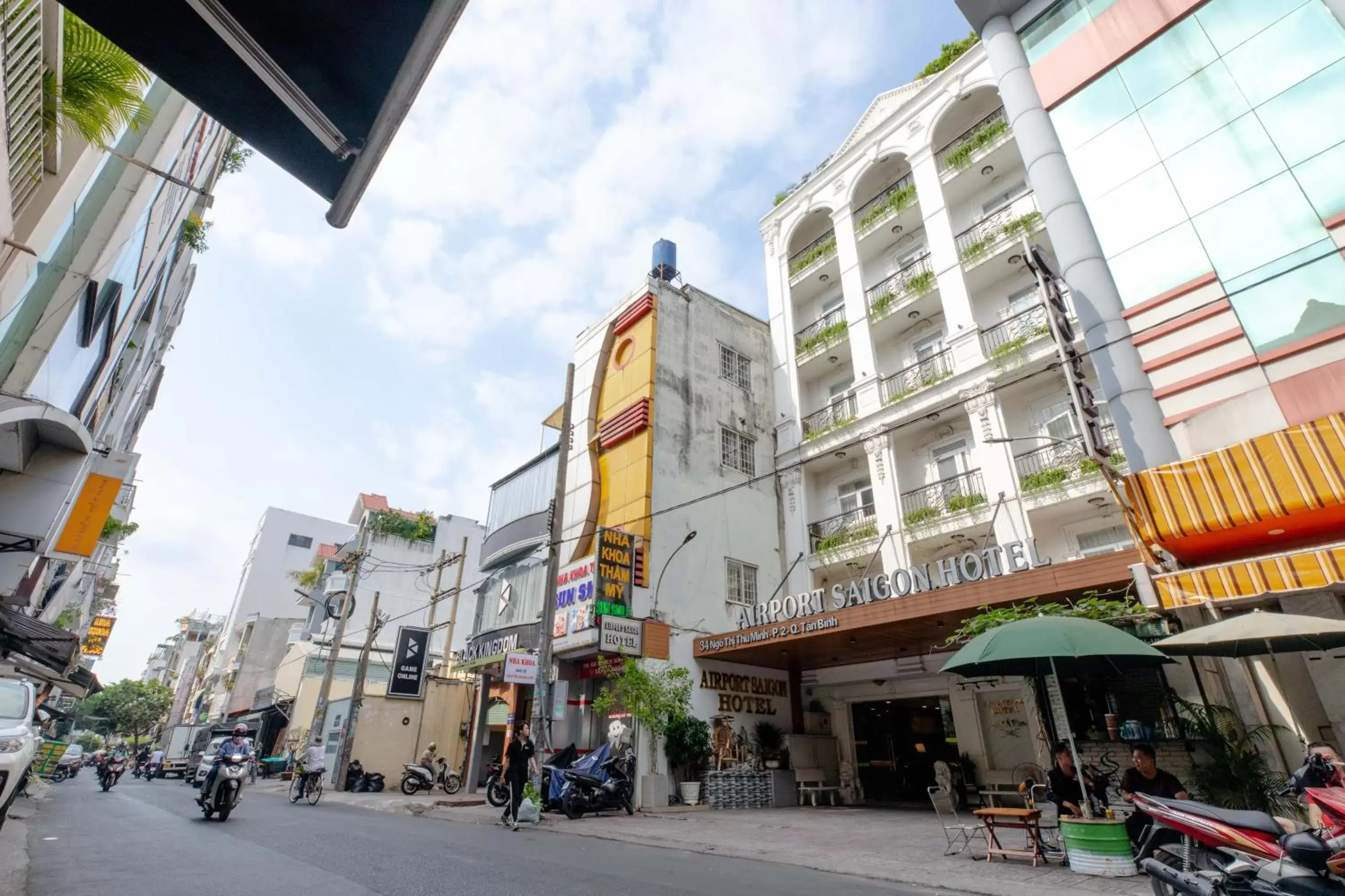 Property building, Neighborhood in Airport Saigon Hotel - Gần ẩm thực đêm chợ Phạm Văn Hai