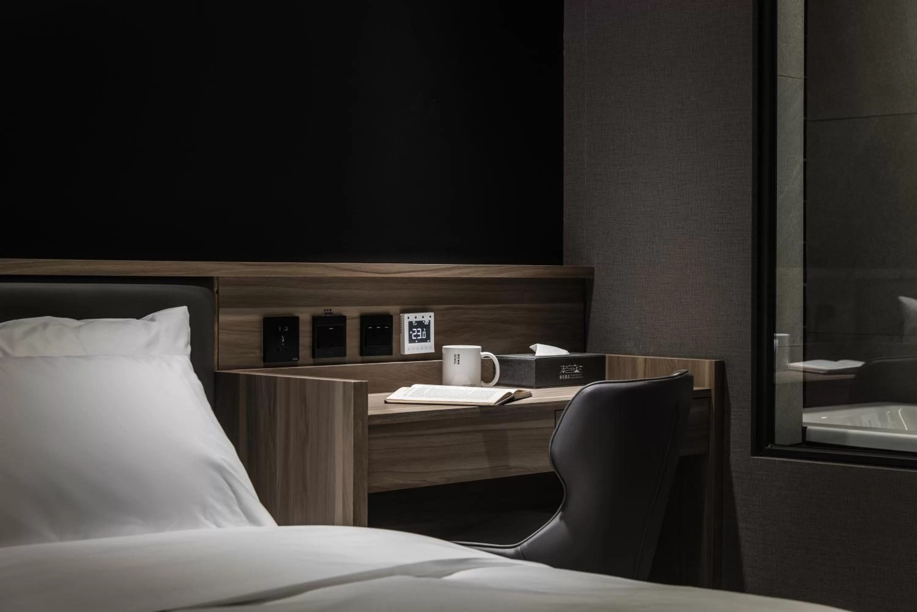 Bed in Autumn Willow Hotel