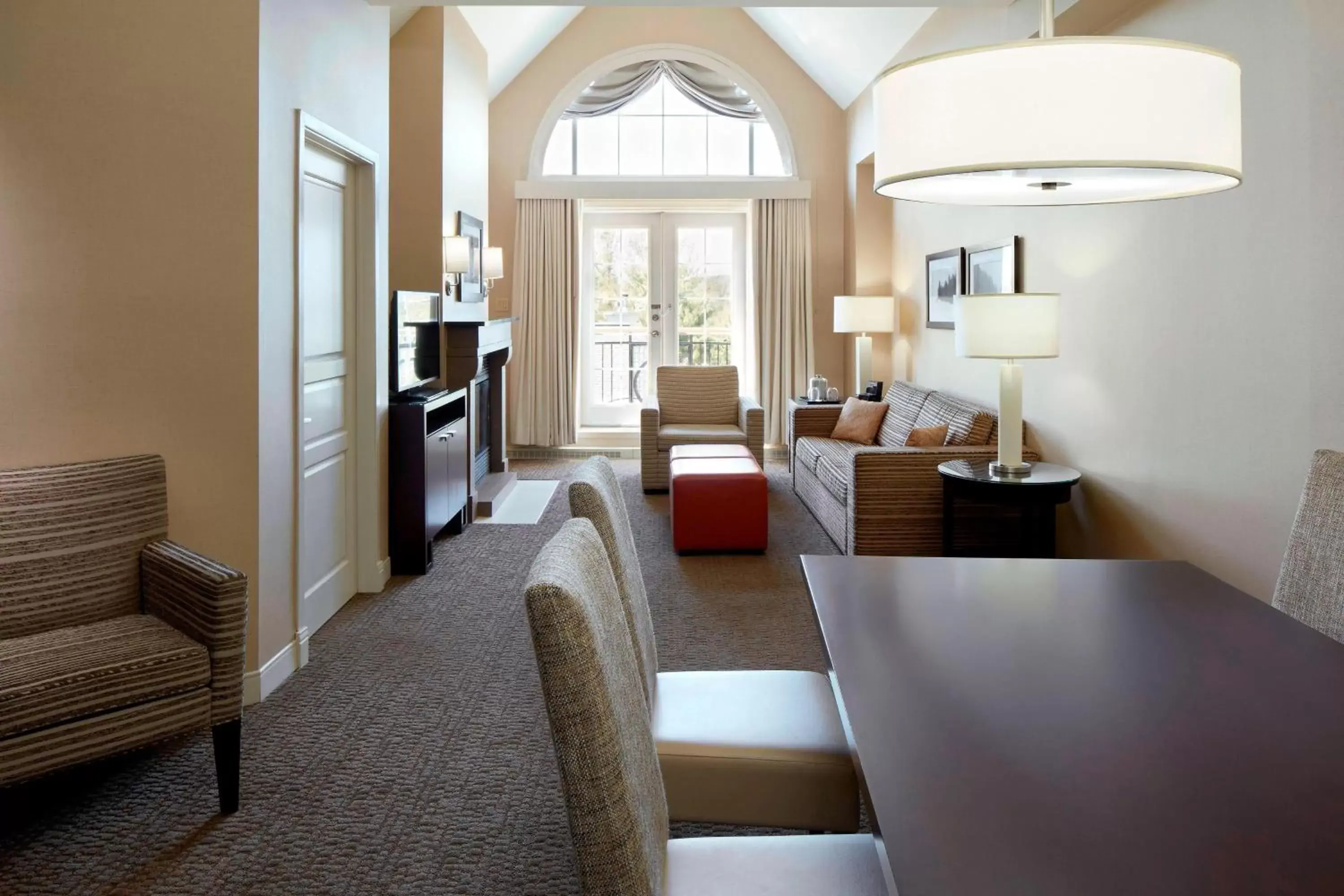 Living room, Seating Area in Le Westin Tremblant