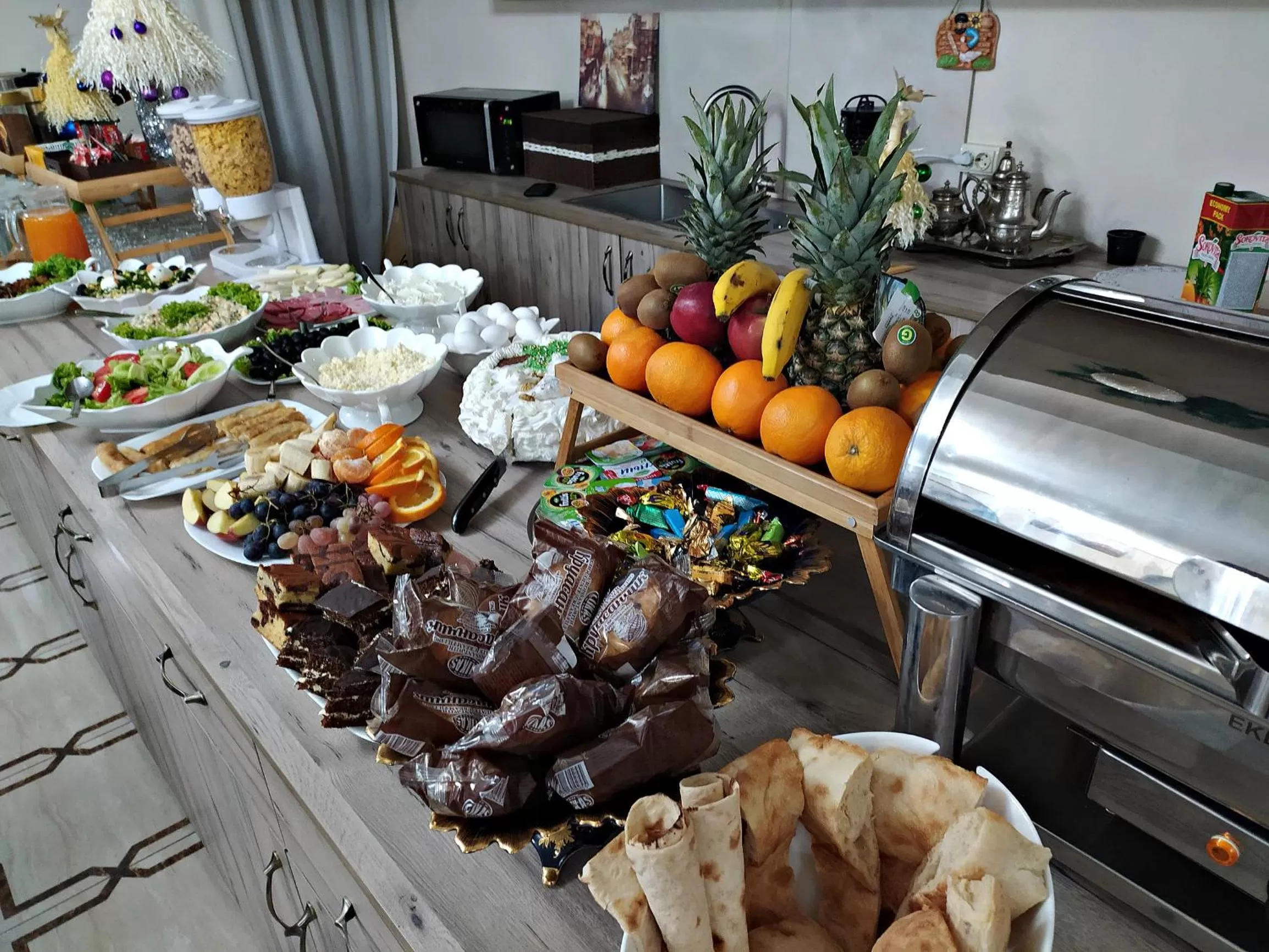 Food and drinks in MariaLuis Hotel