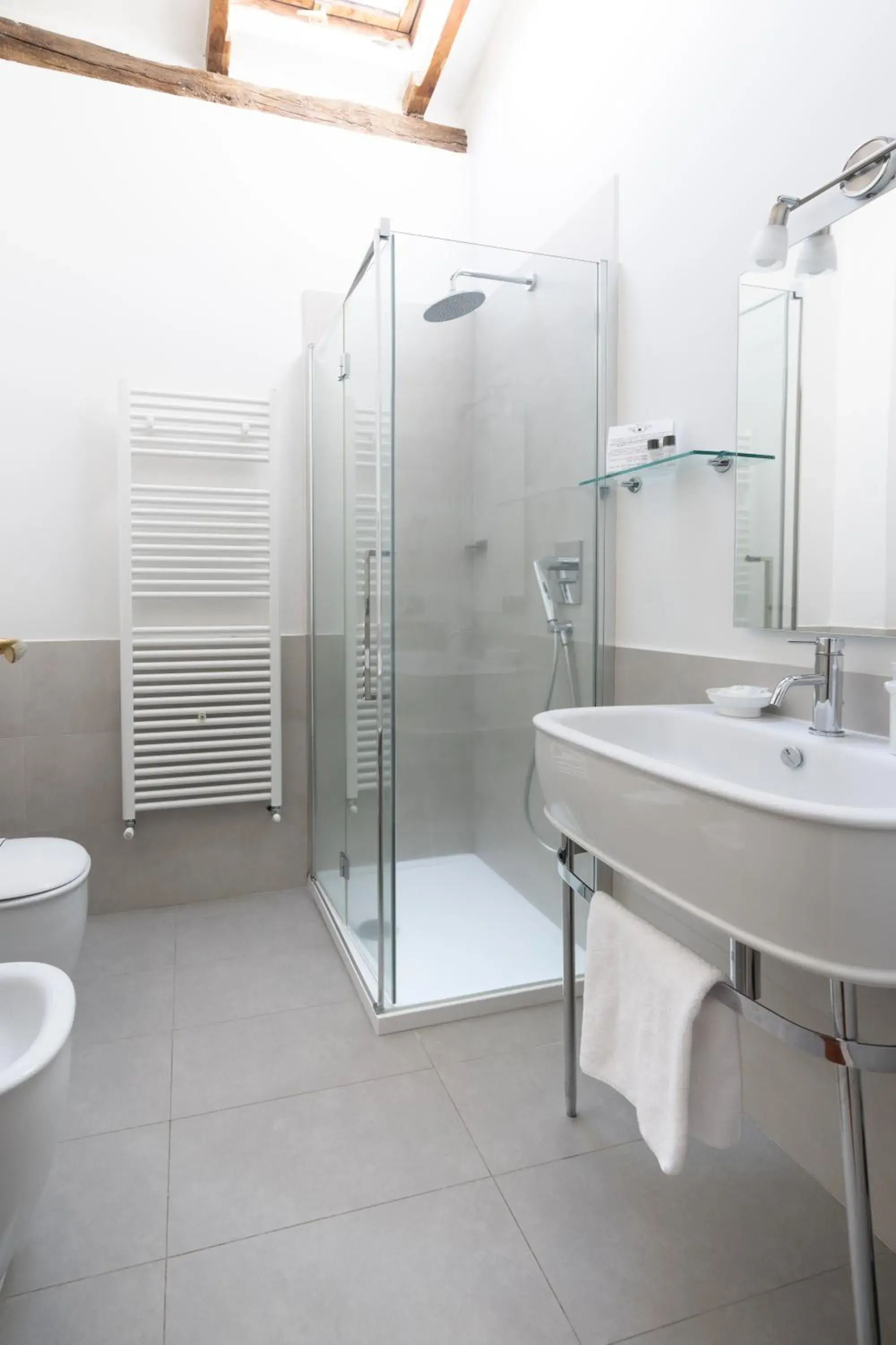 Bathroom in Hotel Della Fortezza