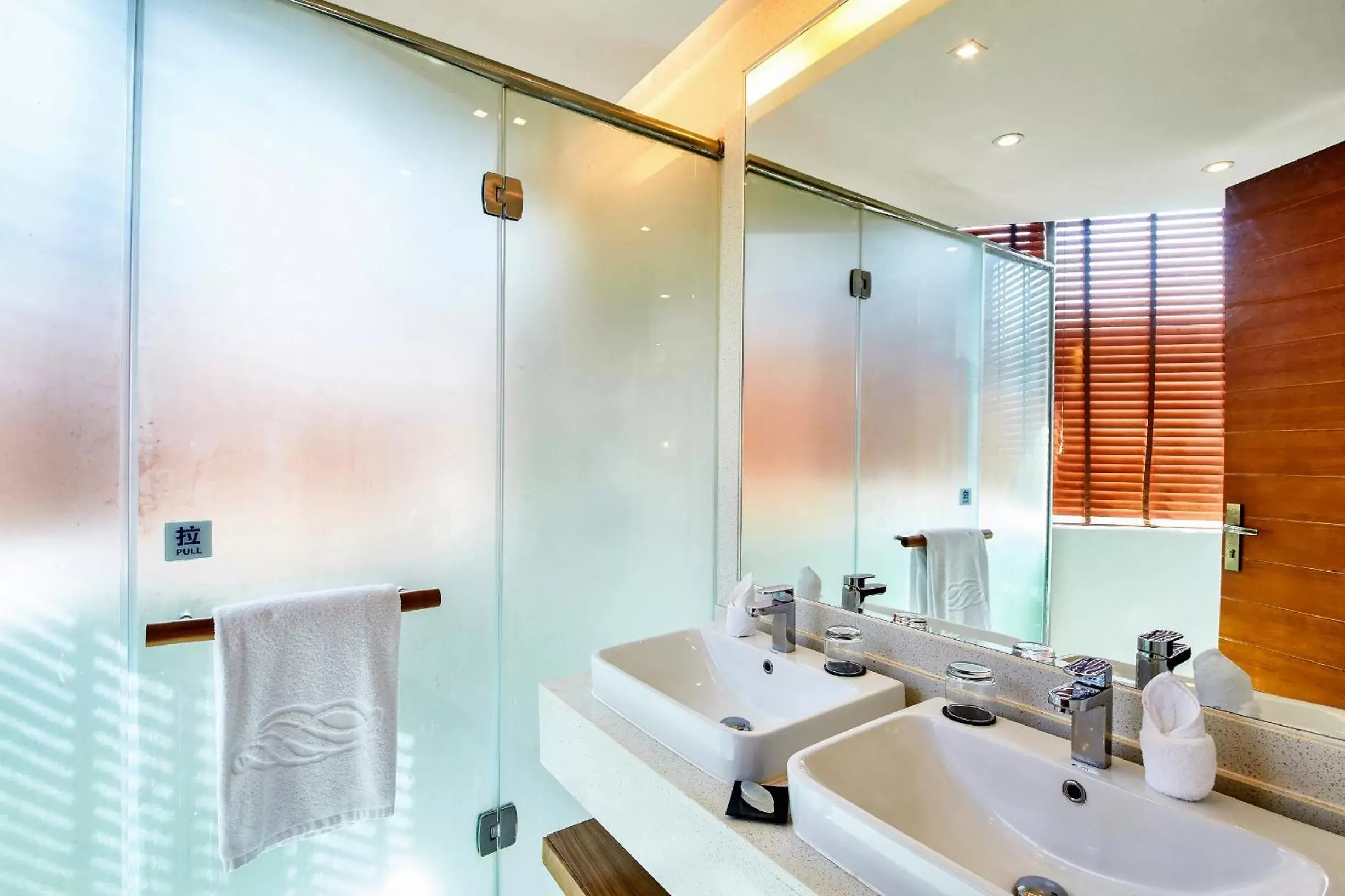 Bathroom in Ocean Sonic Resort Sanya