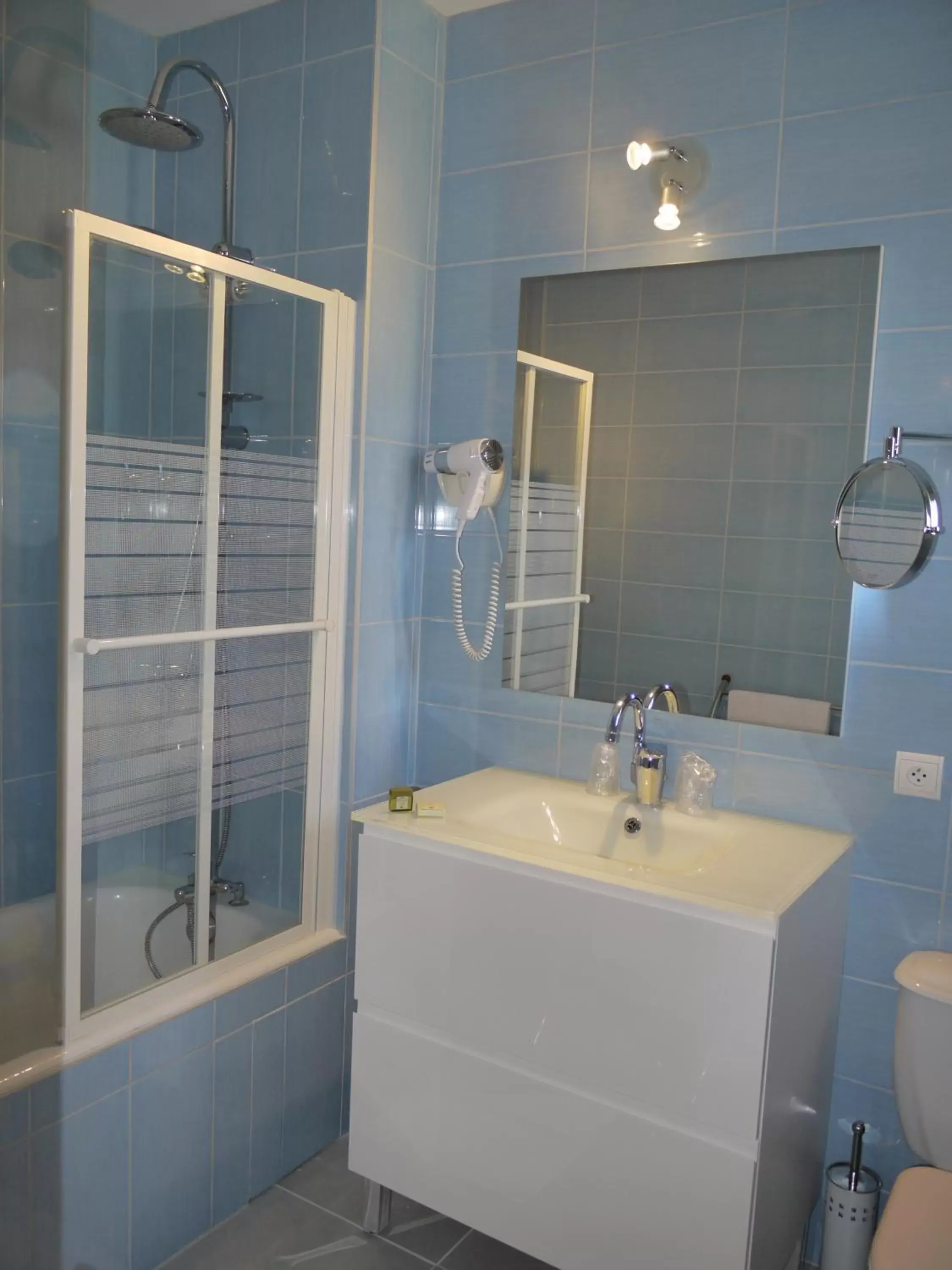 Bathroom in Le Logis Des Voyageurs