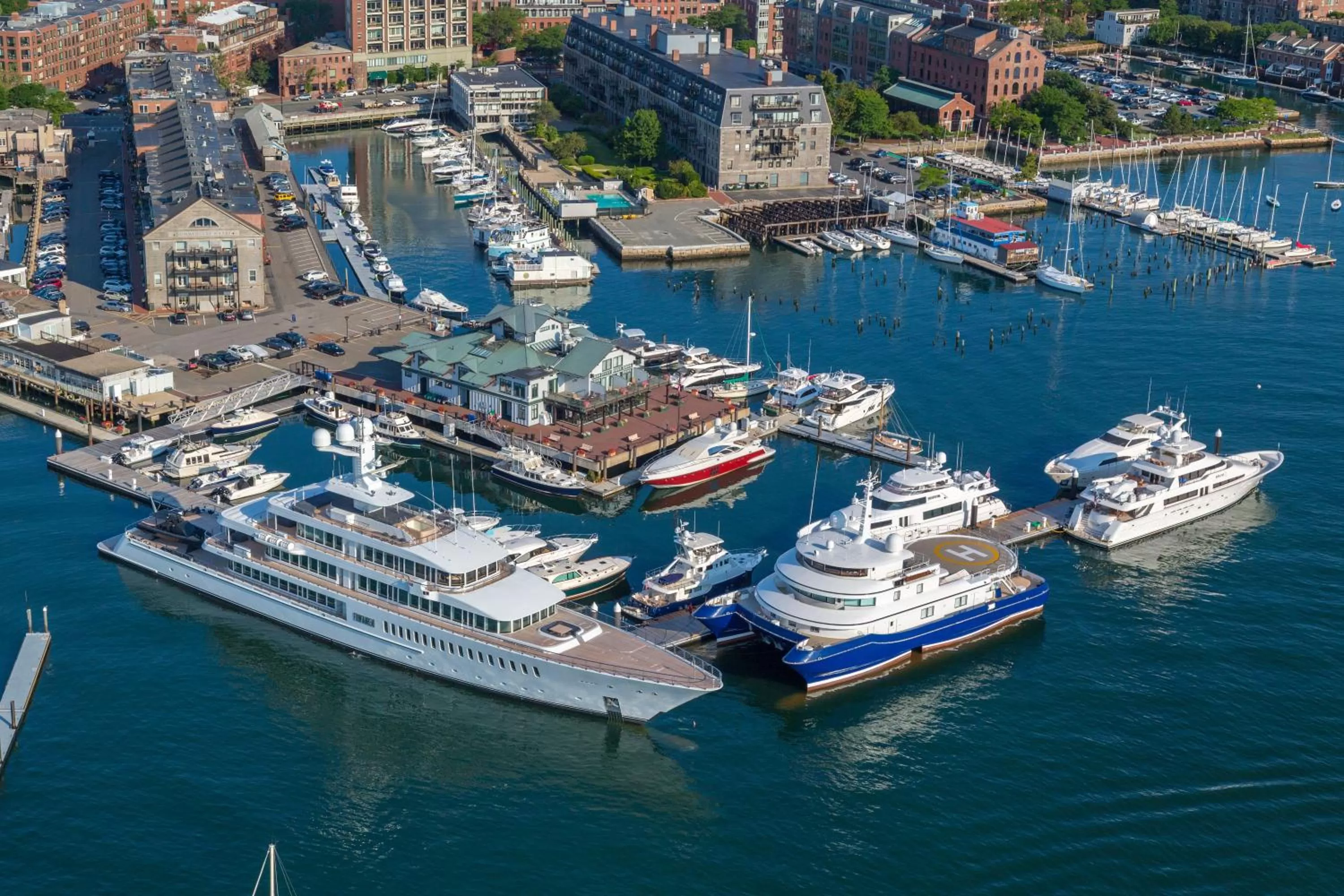 Bird's eye view, Bird's-eye View in Boston Yacht Haven