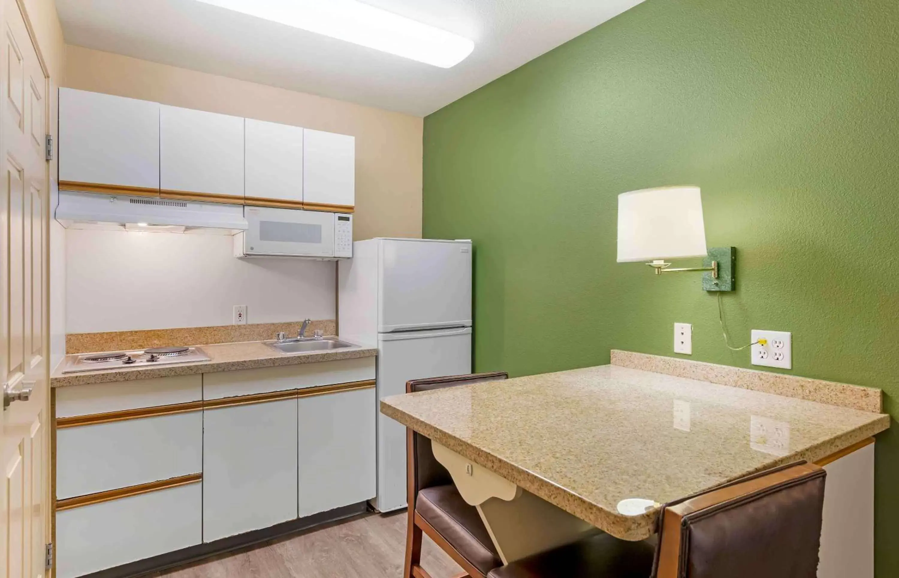 Bedroom, Kitchen/Kitchenette in Extended Stay America Suites - Orange County - Irvine Spectrum