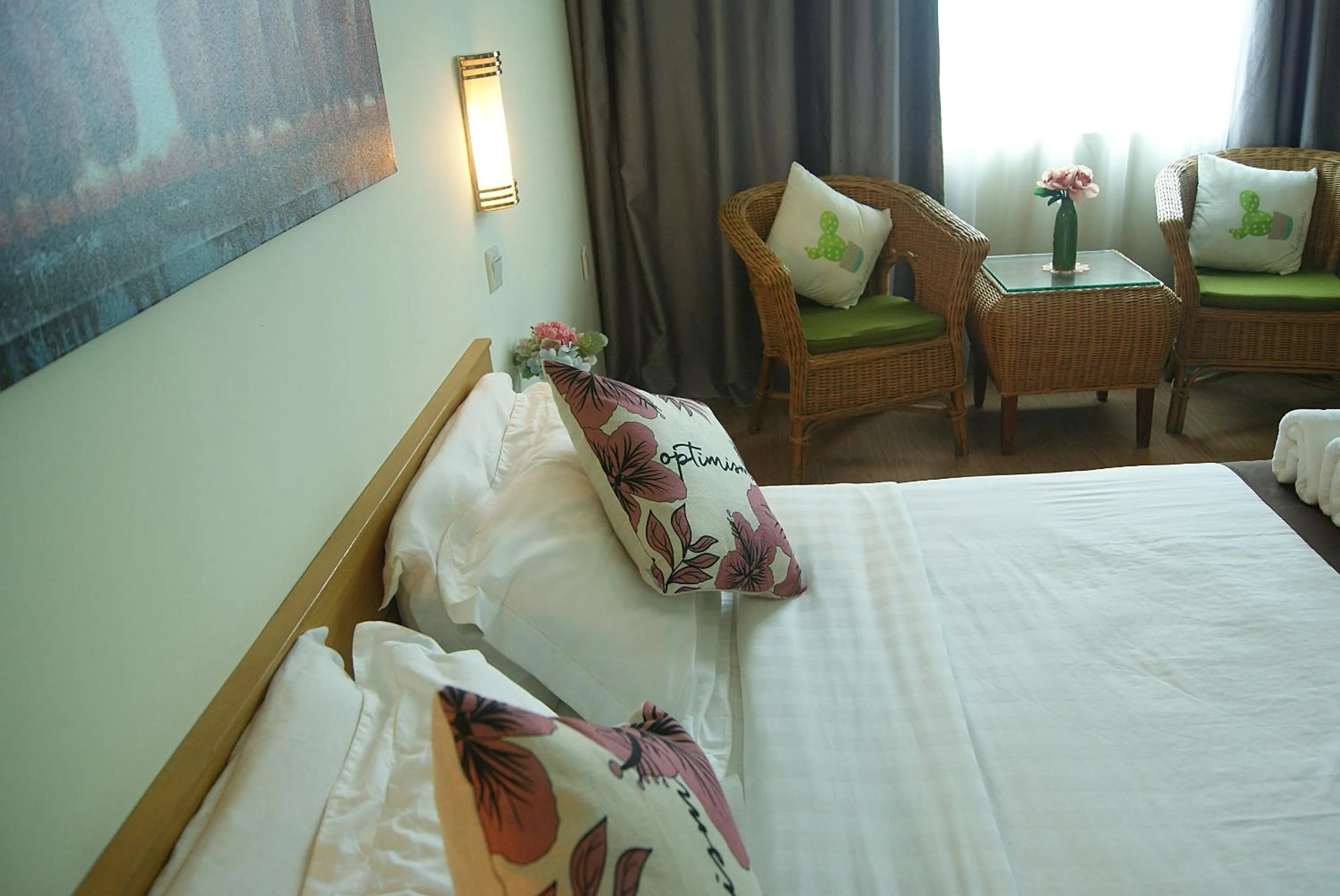 Bed in Tang Dynasty Park Hotel