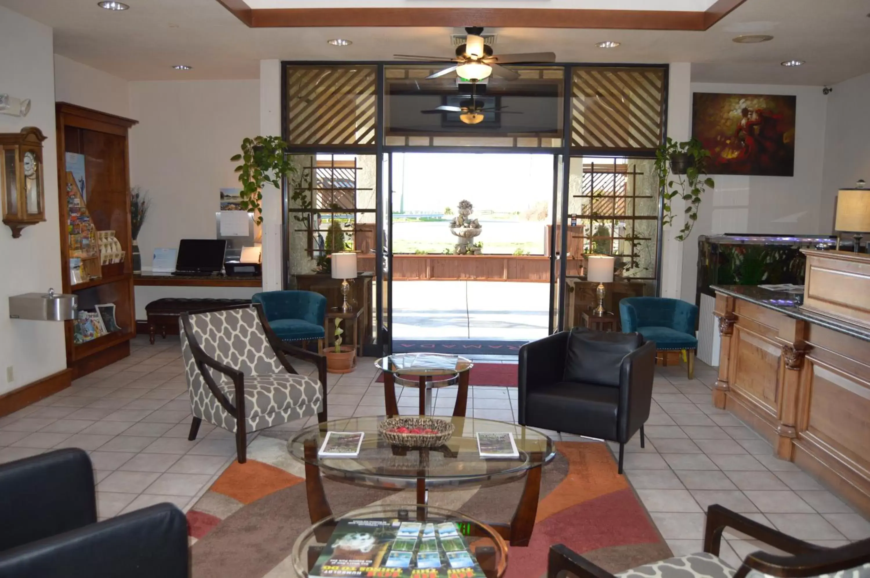 Lobby or reception, Seating Area in Ramada by Wyndham Arcata