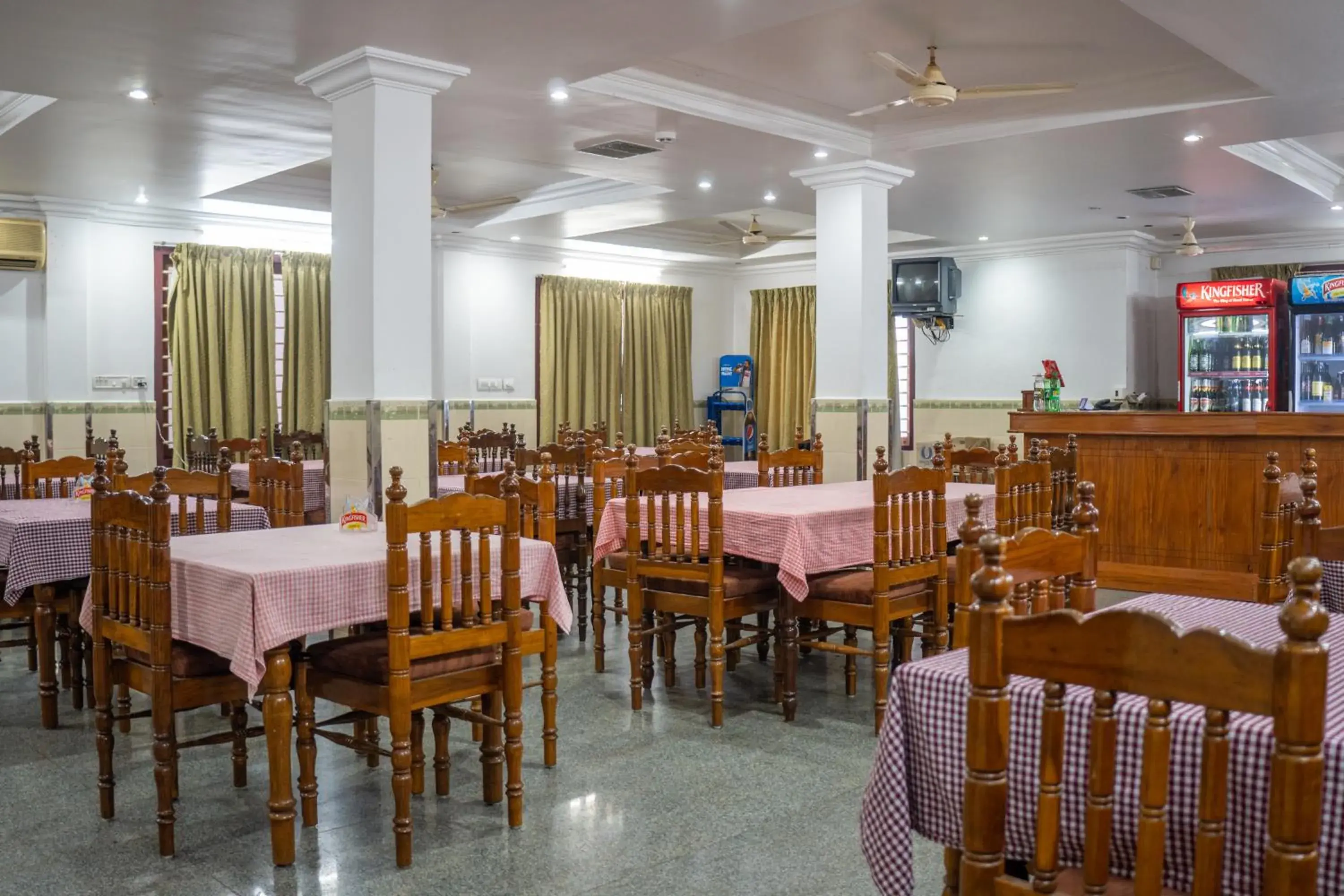 Restaurant/Places to Eat in Hotel Marine Palace