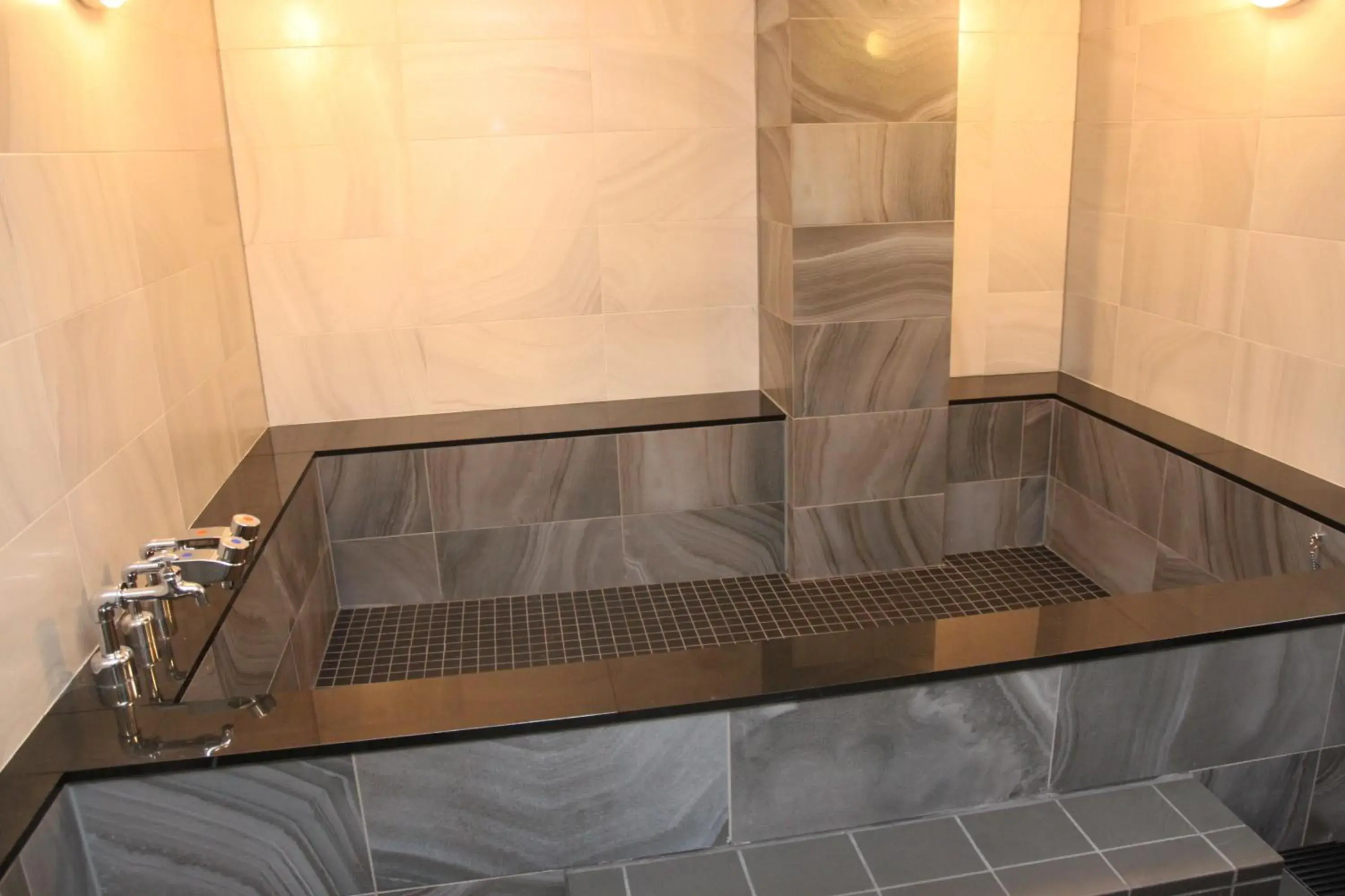 Public Bath, Bathroom in Hotel Sunplaza2 Annex