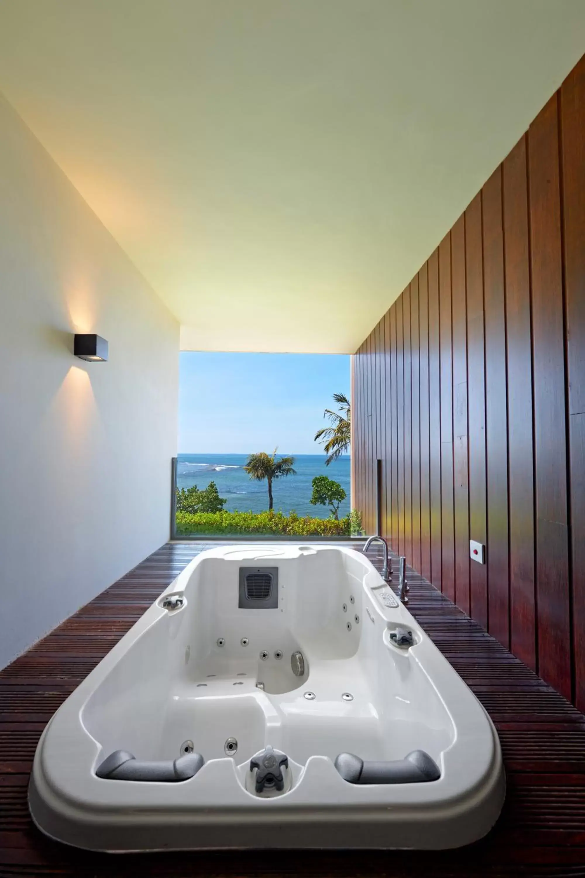 Bath in Le Grand Galle By Asia Leisure