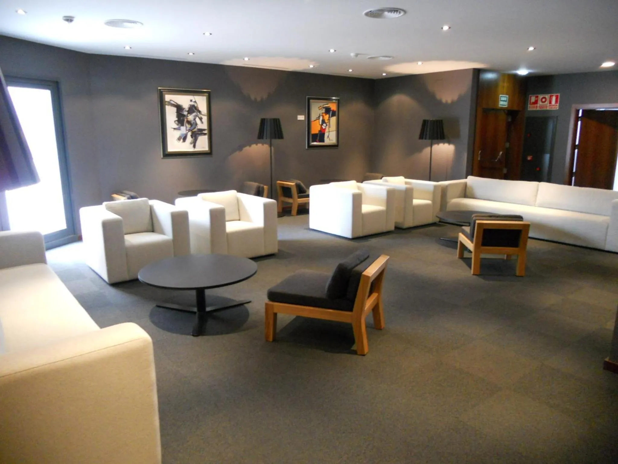 Lounge or bar in Hotel Carris Marineda