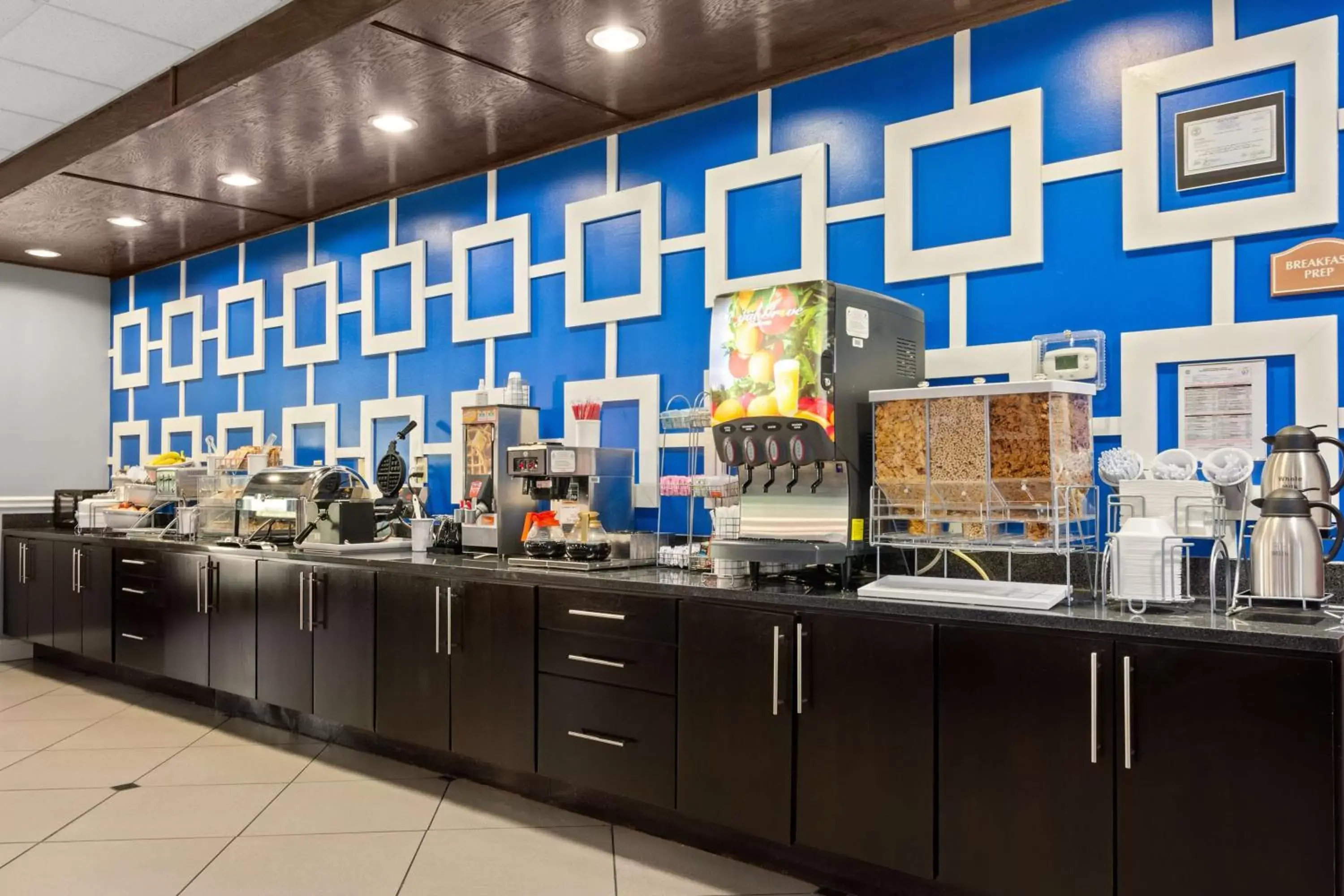 Restaurant/places to eat in Portland Inn & Suites Restaurant/places to eat in Portland Inn & Suites