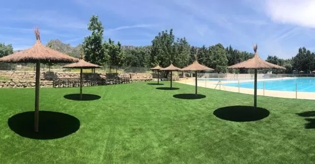 Swimming pool in Hotel Sara De Ur