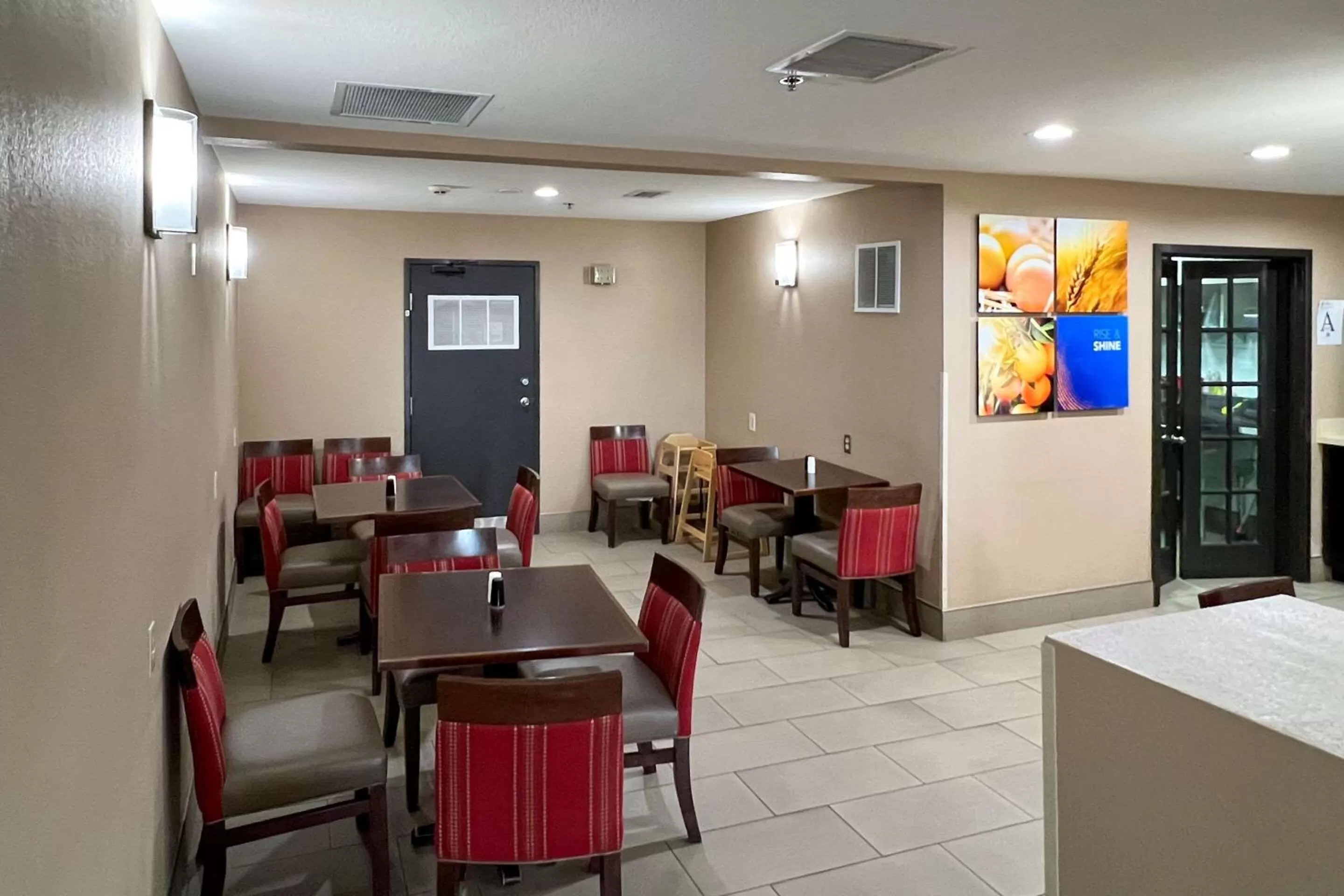 Breakfast in Comfort Inn & Suites Surprise Near Sun City West