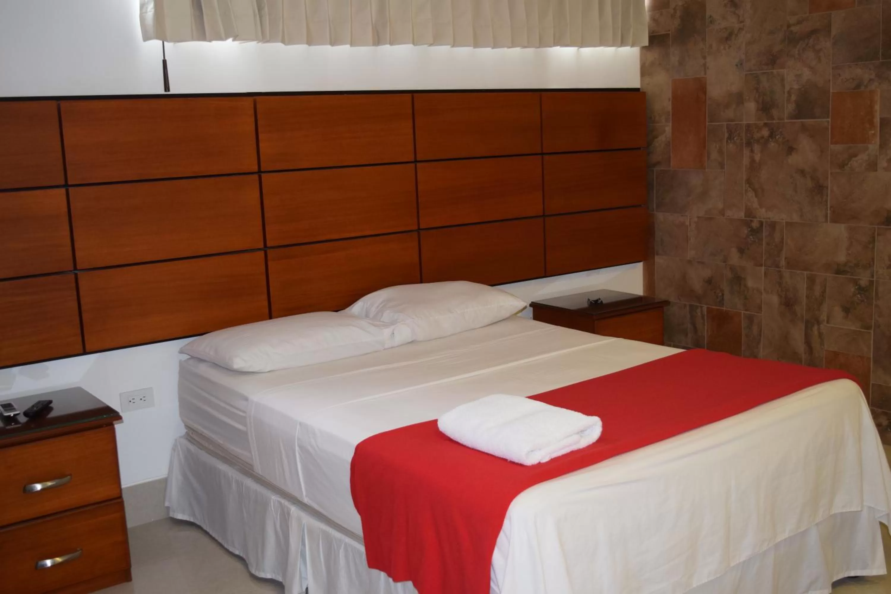 Photo of the whole room, Bed in Hotel Apart Guayaquil Aeropuerto